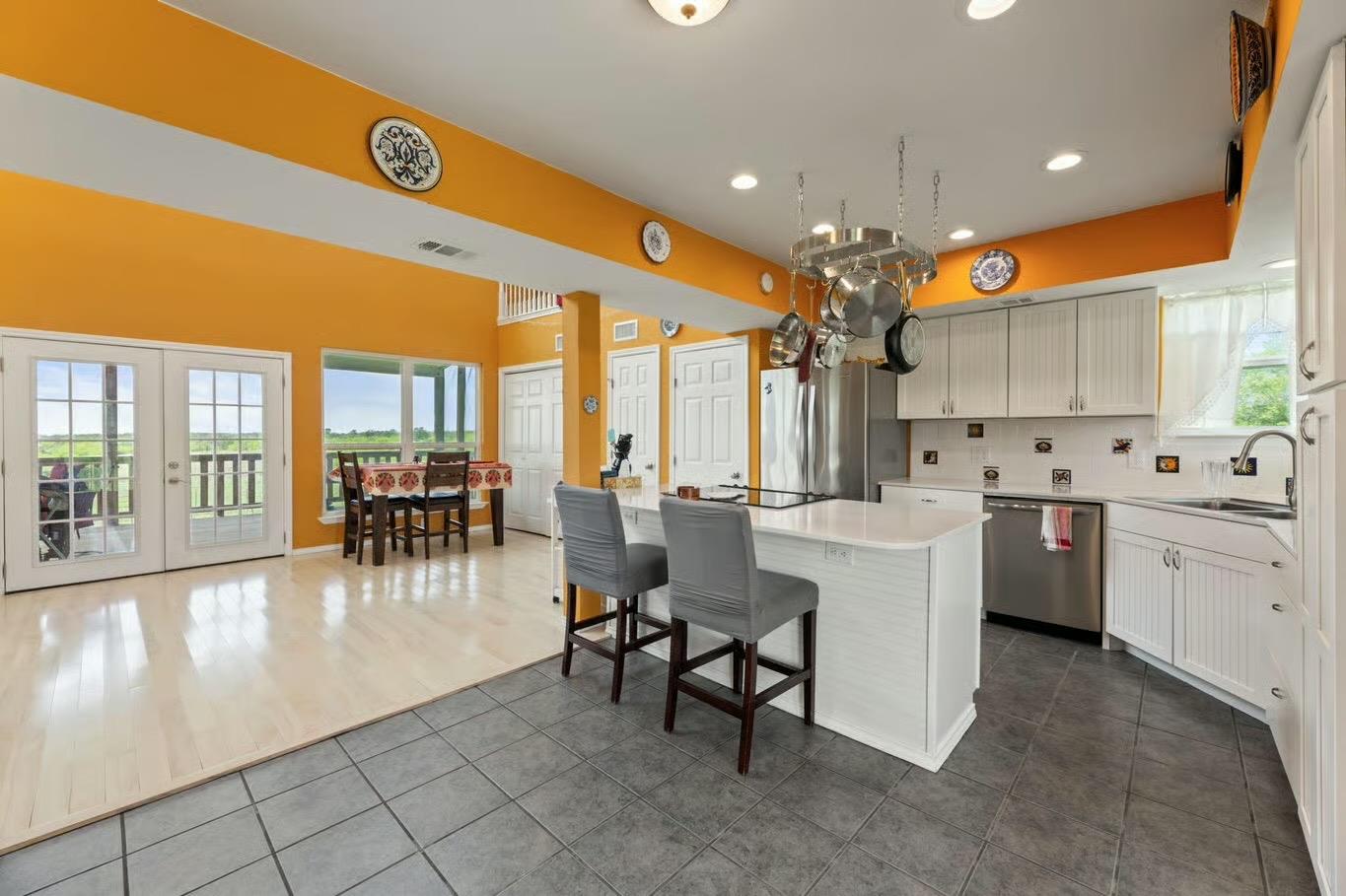 13484 Avis Rd, Dale, TX 78616