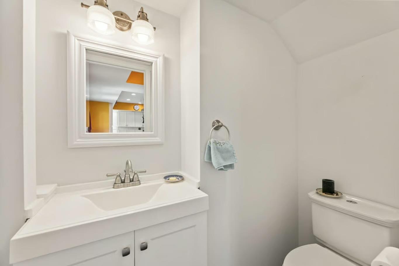 13484 Avis Rd, Dale, TX 78616