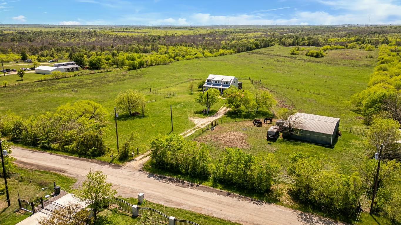 13484 Avis Rd, Dale, TX 78616