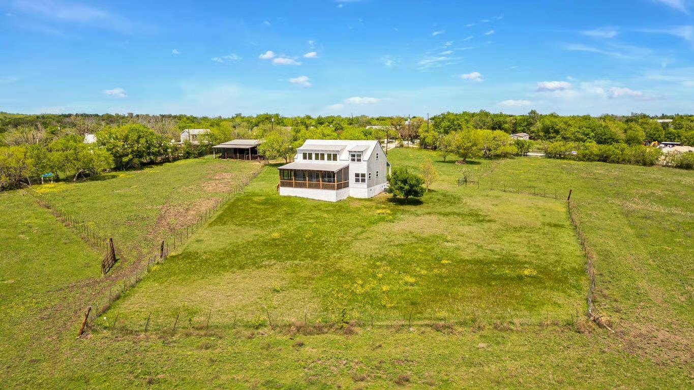 13484 Avis Rd, Dale, TX 78616