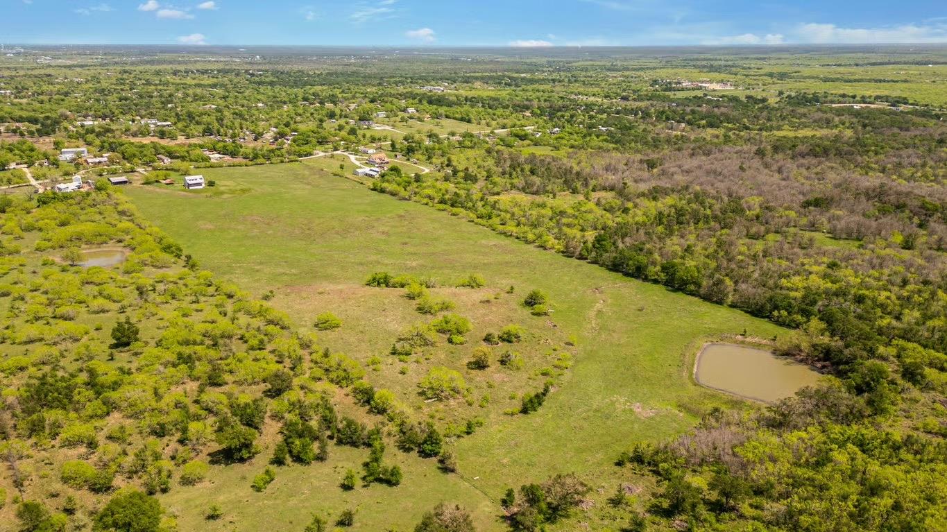 13484 Avis Rd, Dale, TX 78616