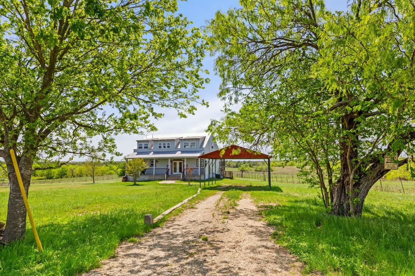 13484 Avis Rd, Dale, TX 78616