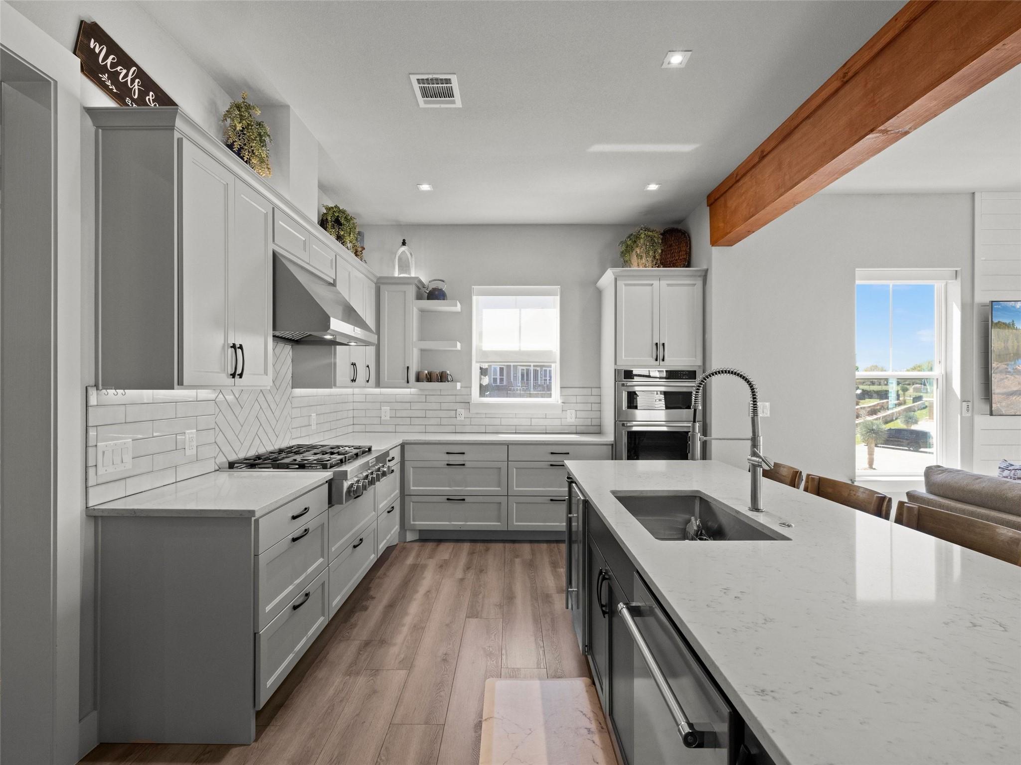 200 Archview Ln, Kingsland, TX 78639