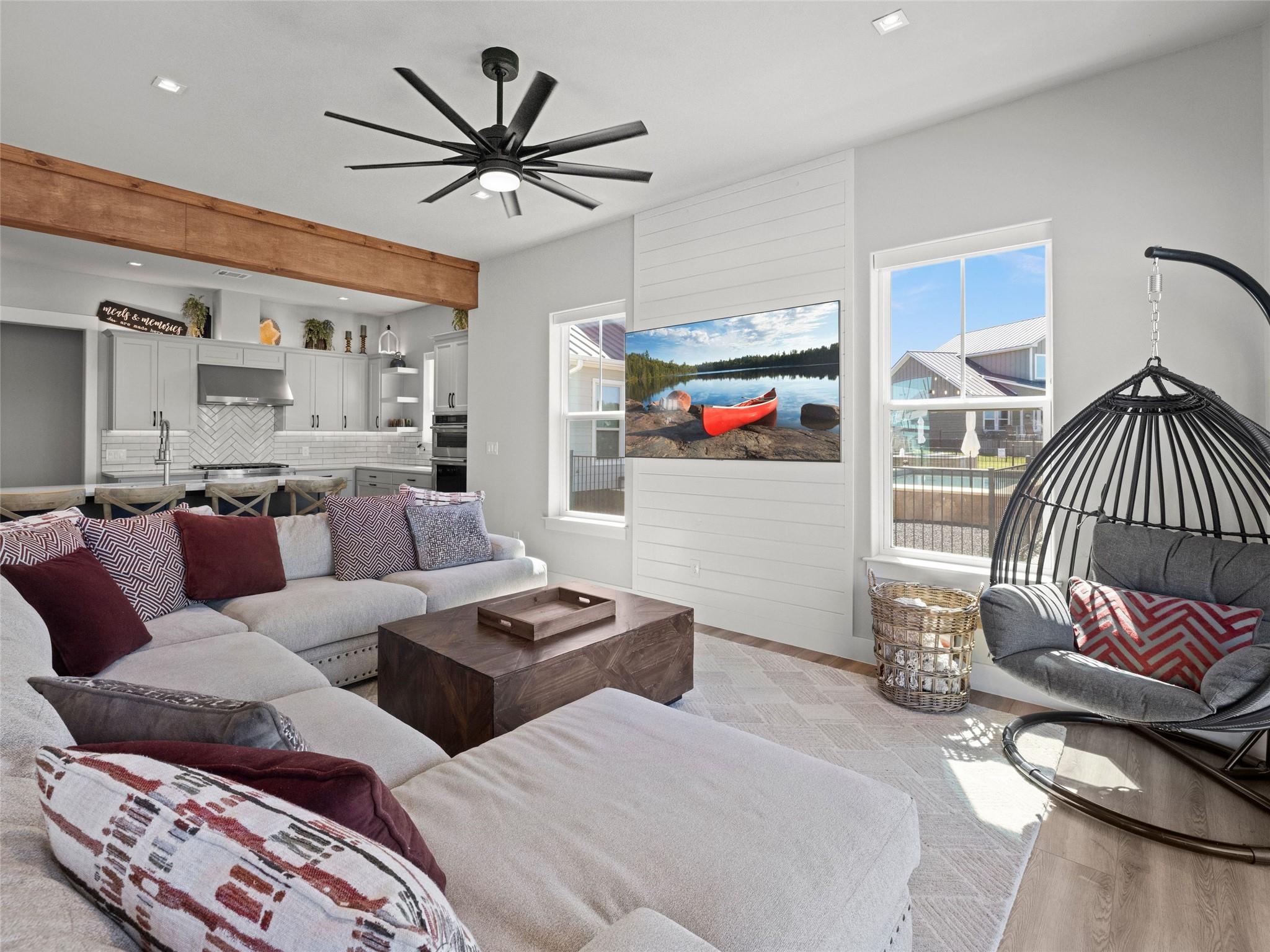 200 Archview Ln, Kingsland, TX 78639