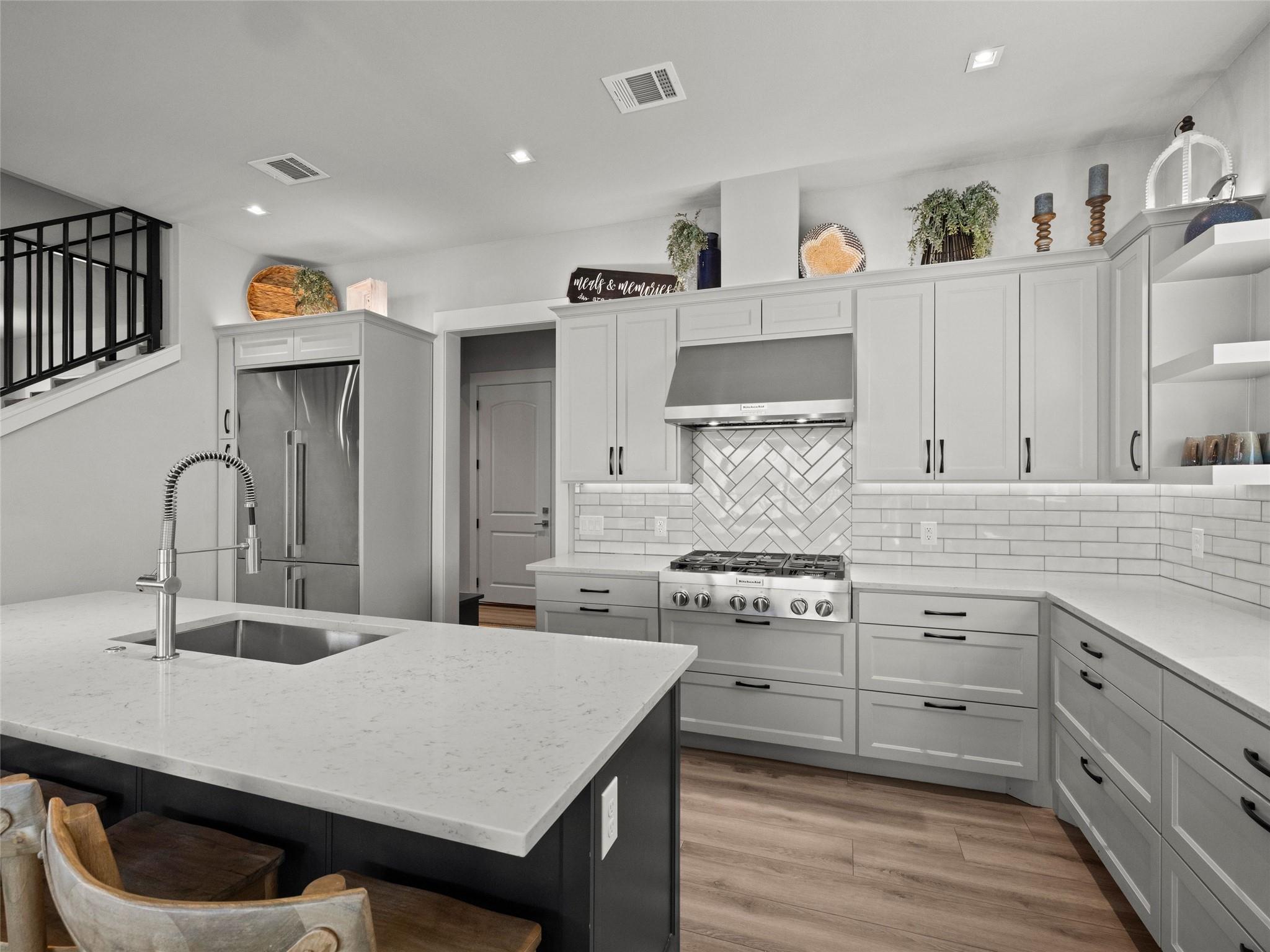 200 Archview Ln, Kingsland, TX 78639