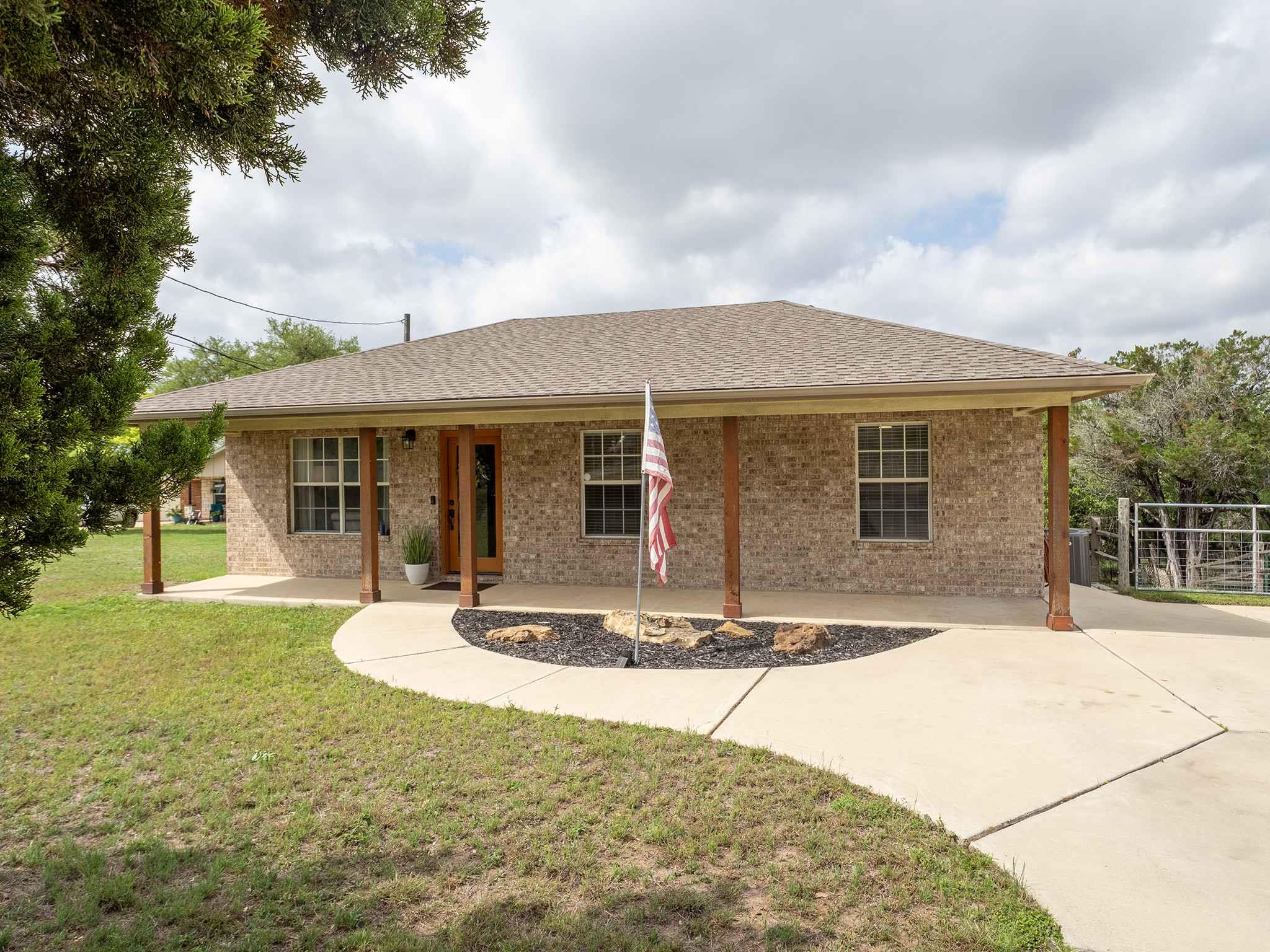 10212 Thomas Ln, Dripping Springs, TX 78620