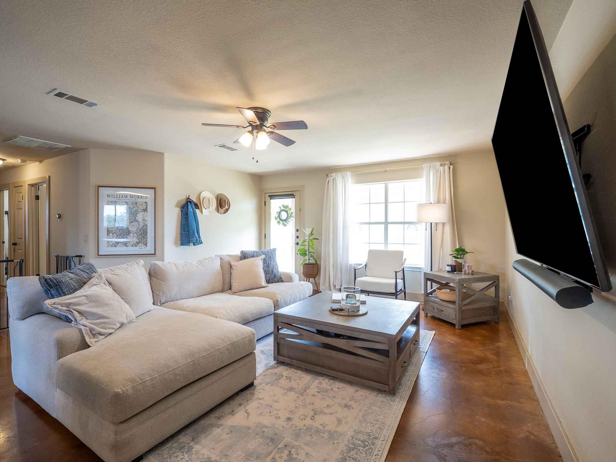 10212 Thomas Ln, Dripping Springs, TX 78620