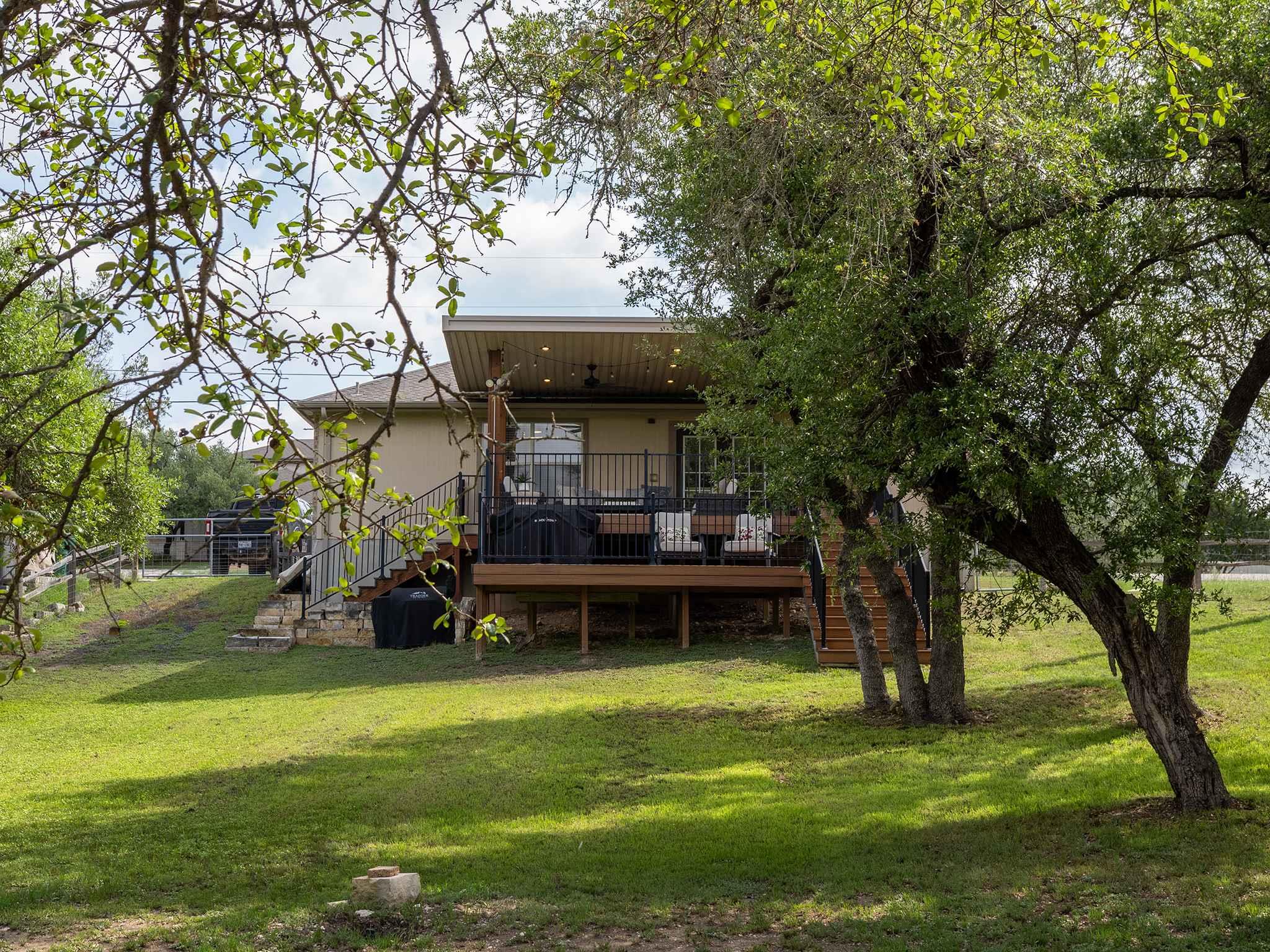 10212 Thomas Ln, Dripping Springs, TX 78620