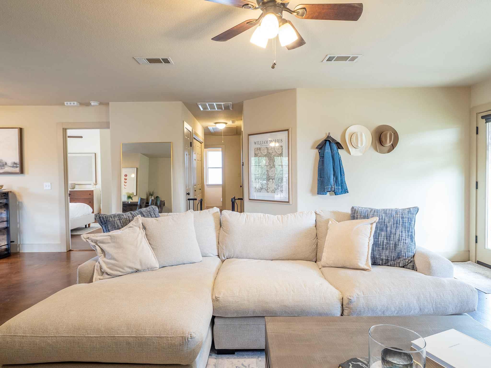 10212 Thomas Ln, Dripping Springs, TX 78620