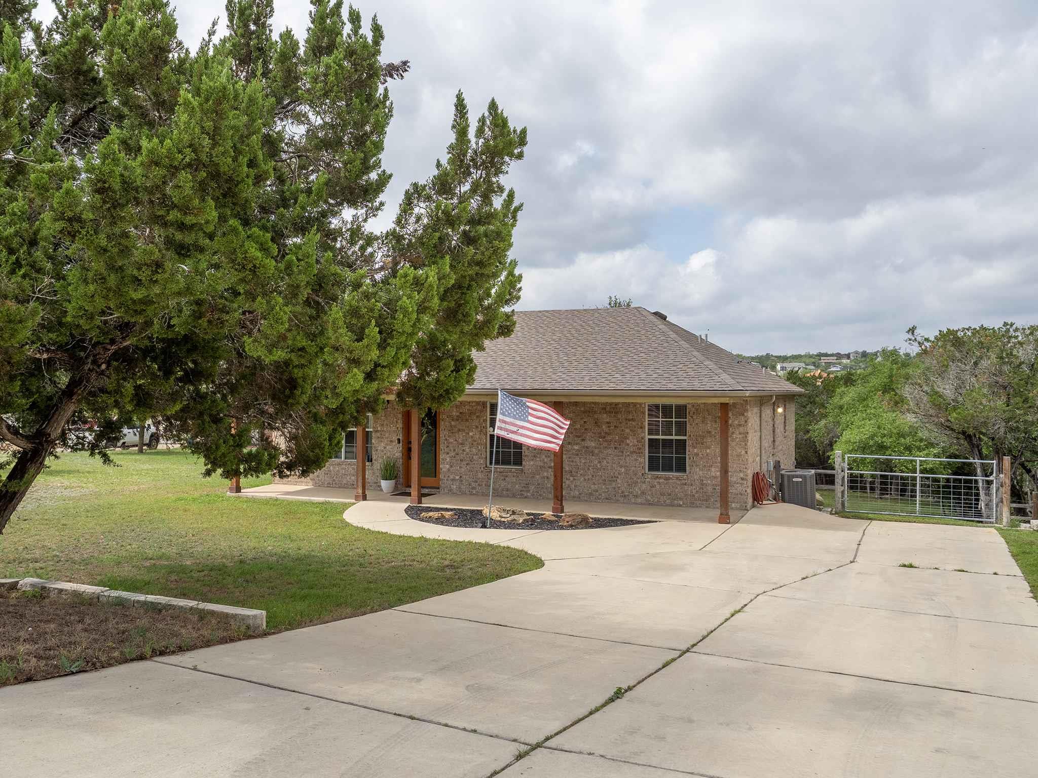 10212 Thomas Ln, Dripping Springs, TX 78620