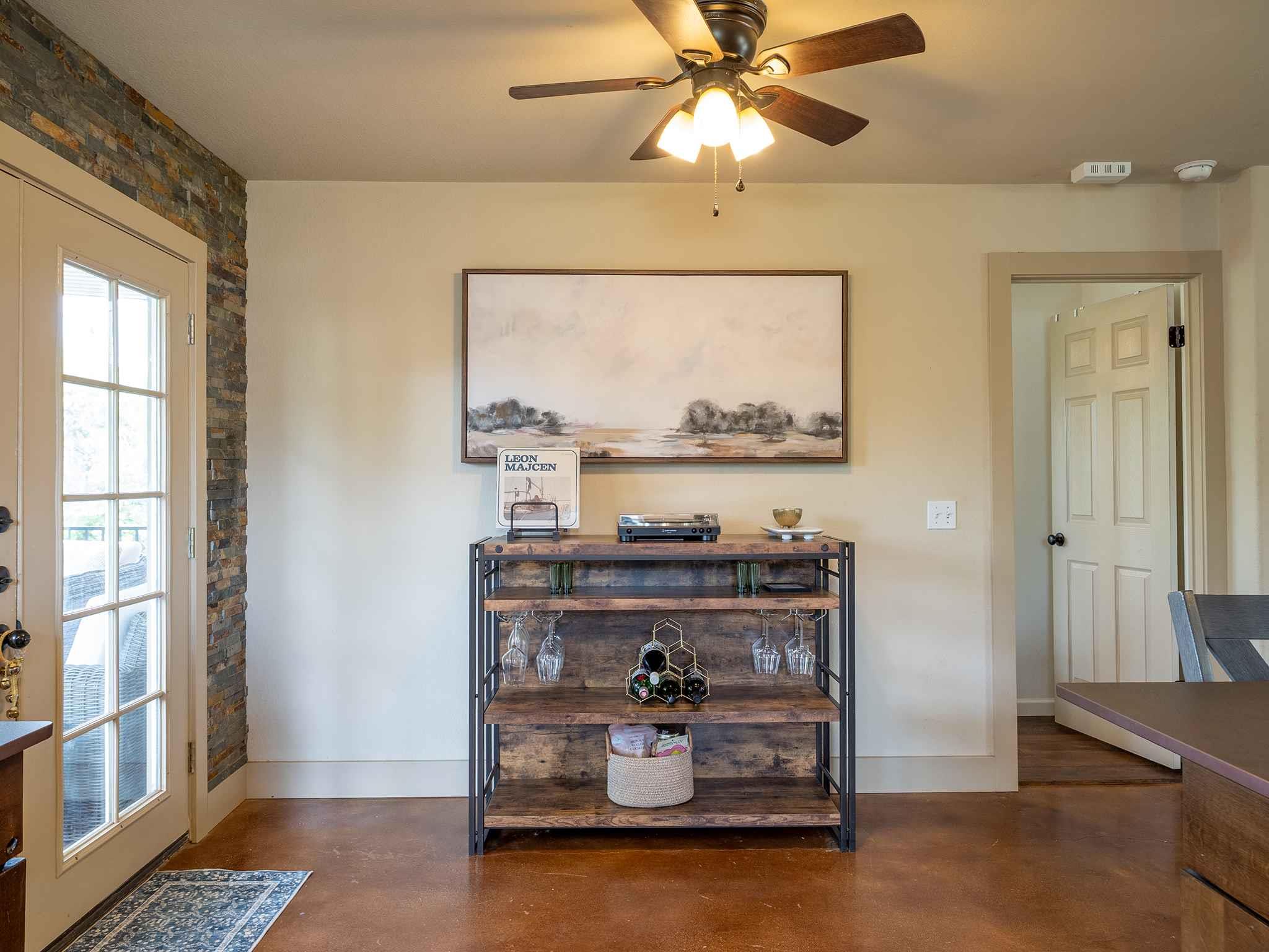 10212 Thomas Ln, Dripping Springs, TX 78620