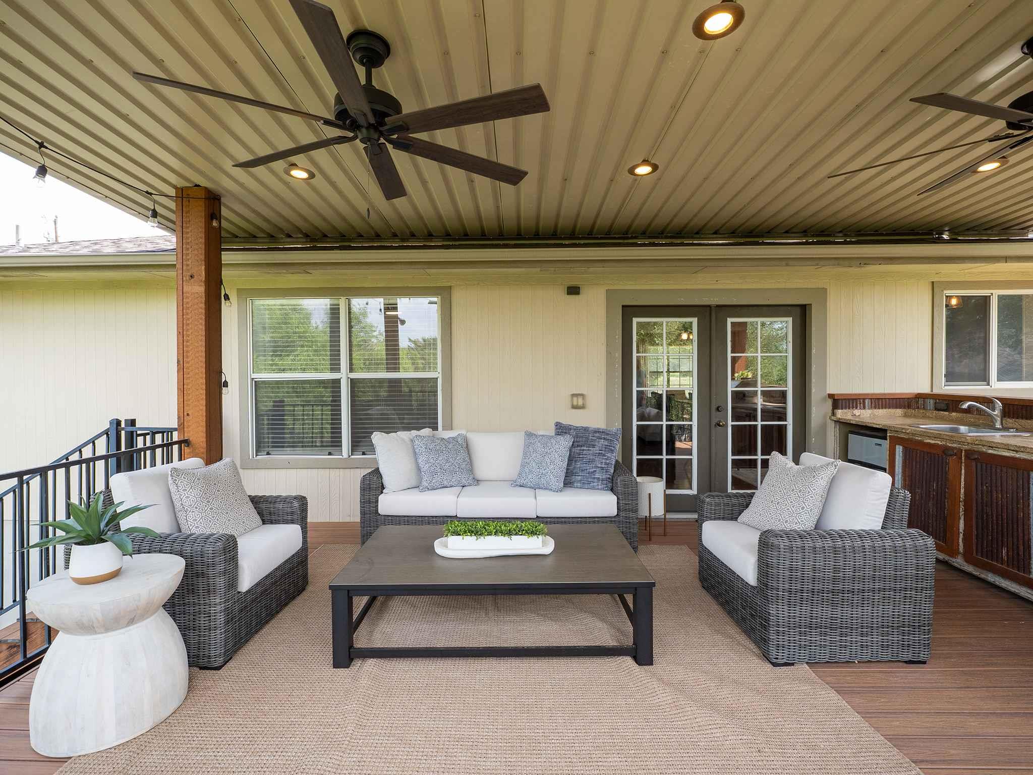 10212 Thomas Ln, Dripping Springs, TX 78620