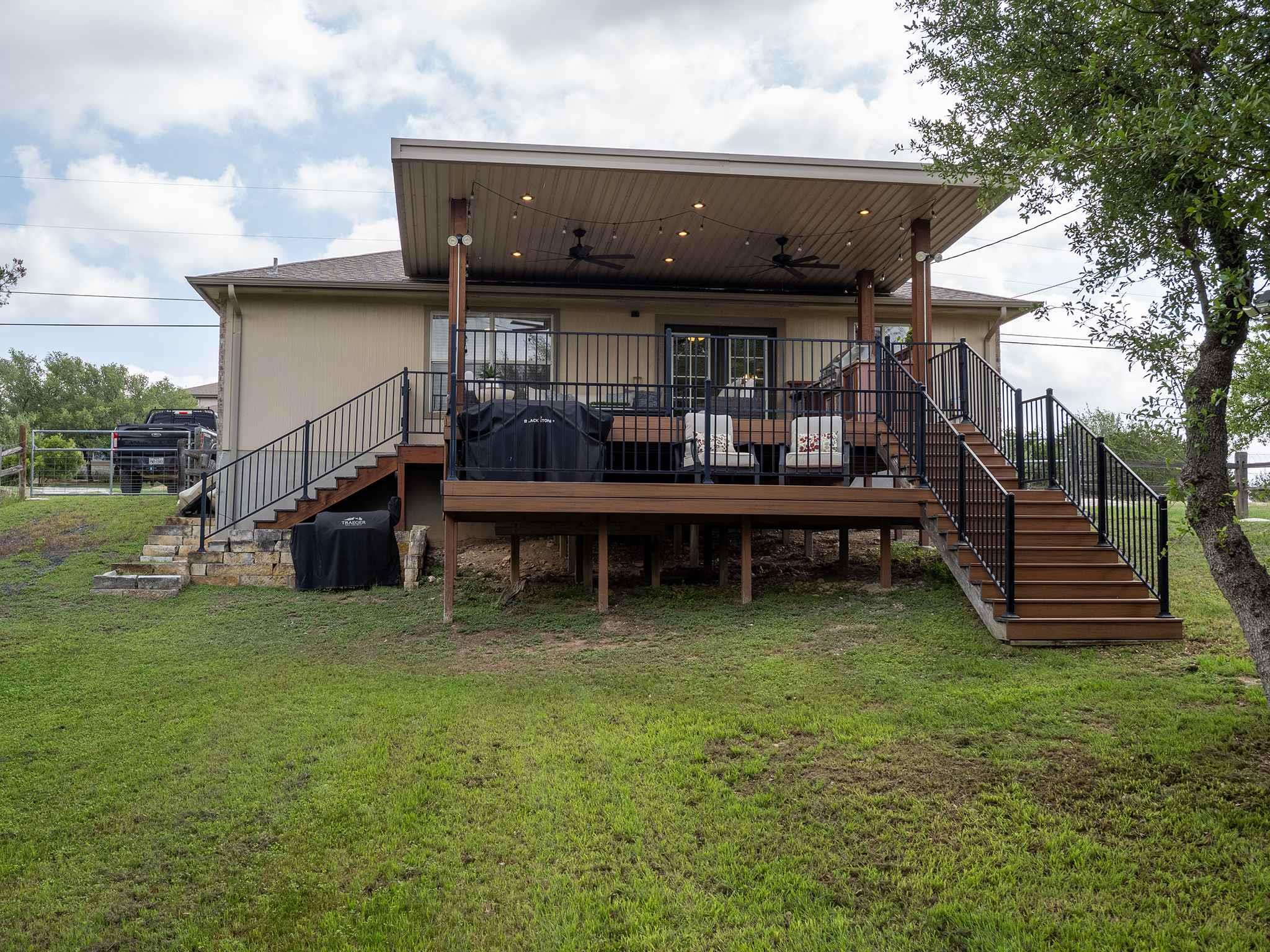10212 Thomas Ln, Dripping Springs, TX 78620