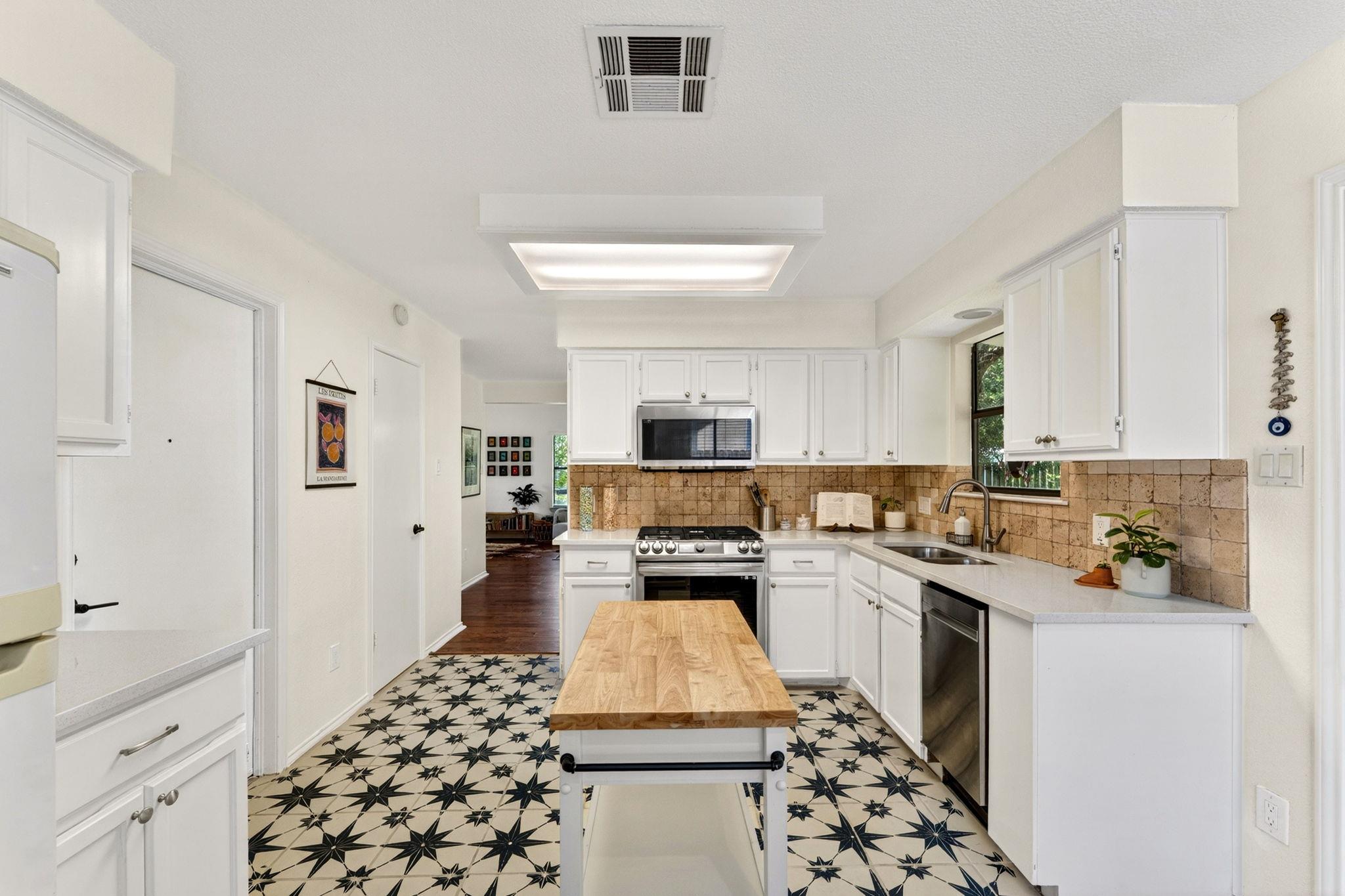 1407 Black Cherry Dr, Cedar Park, TX 78613
