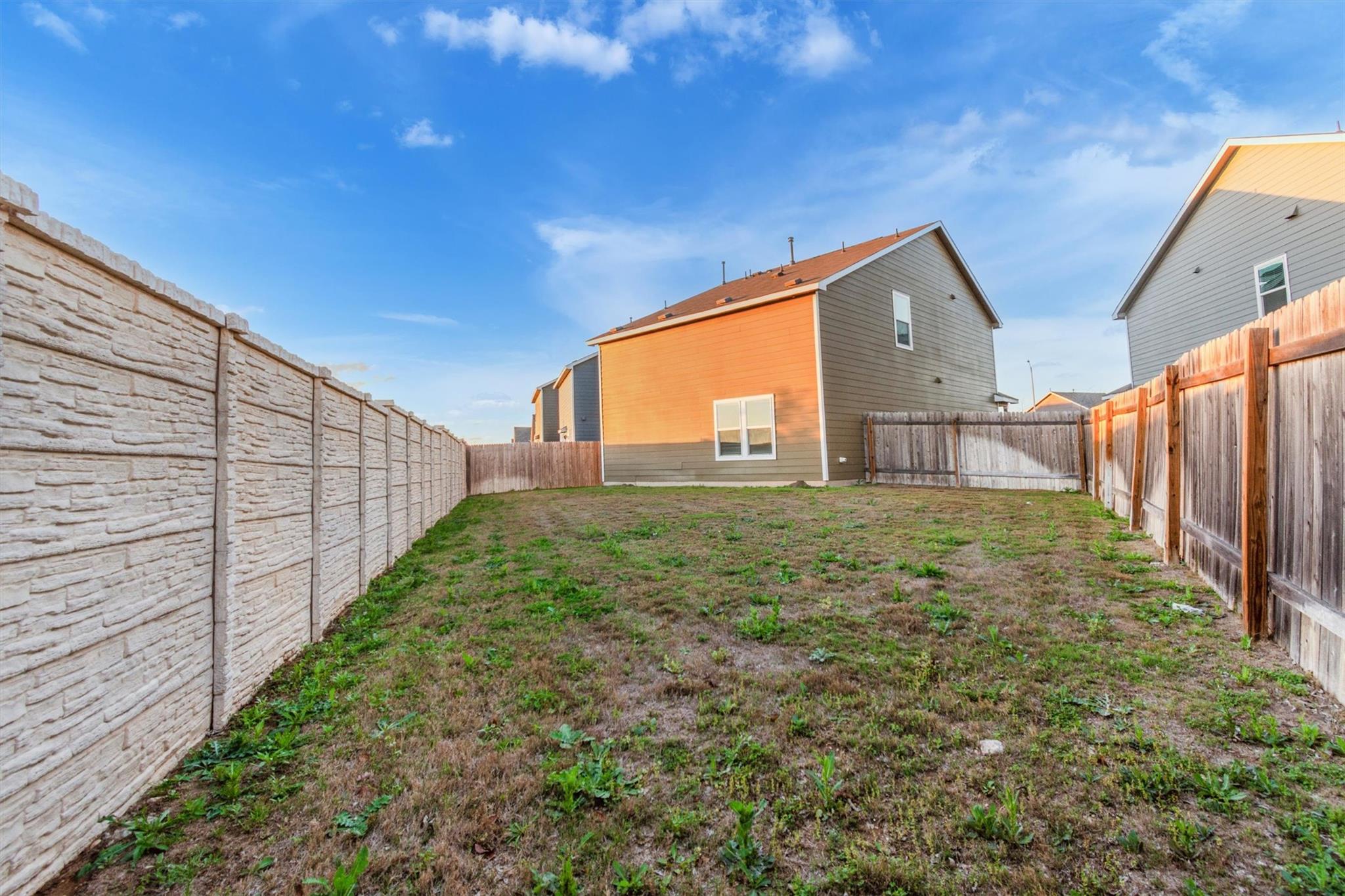 385 Soapstone Pass, Maxwell, TX 78656