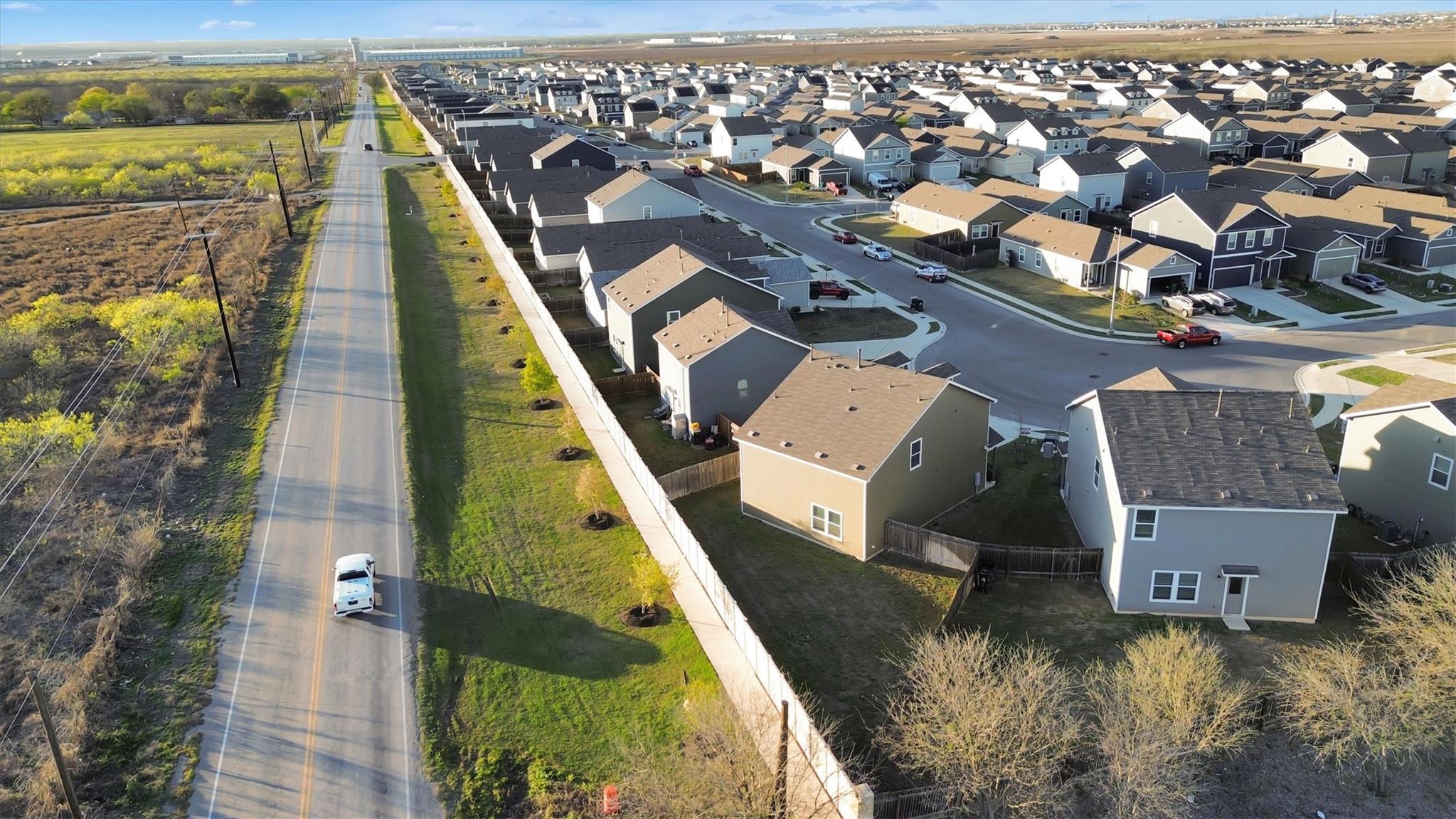 385 Soapstone Pass, Maxwell, TX 78656