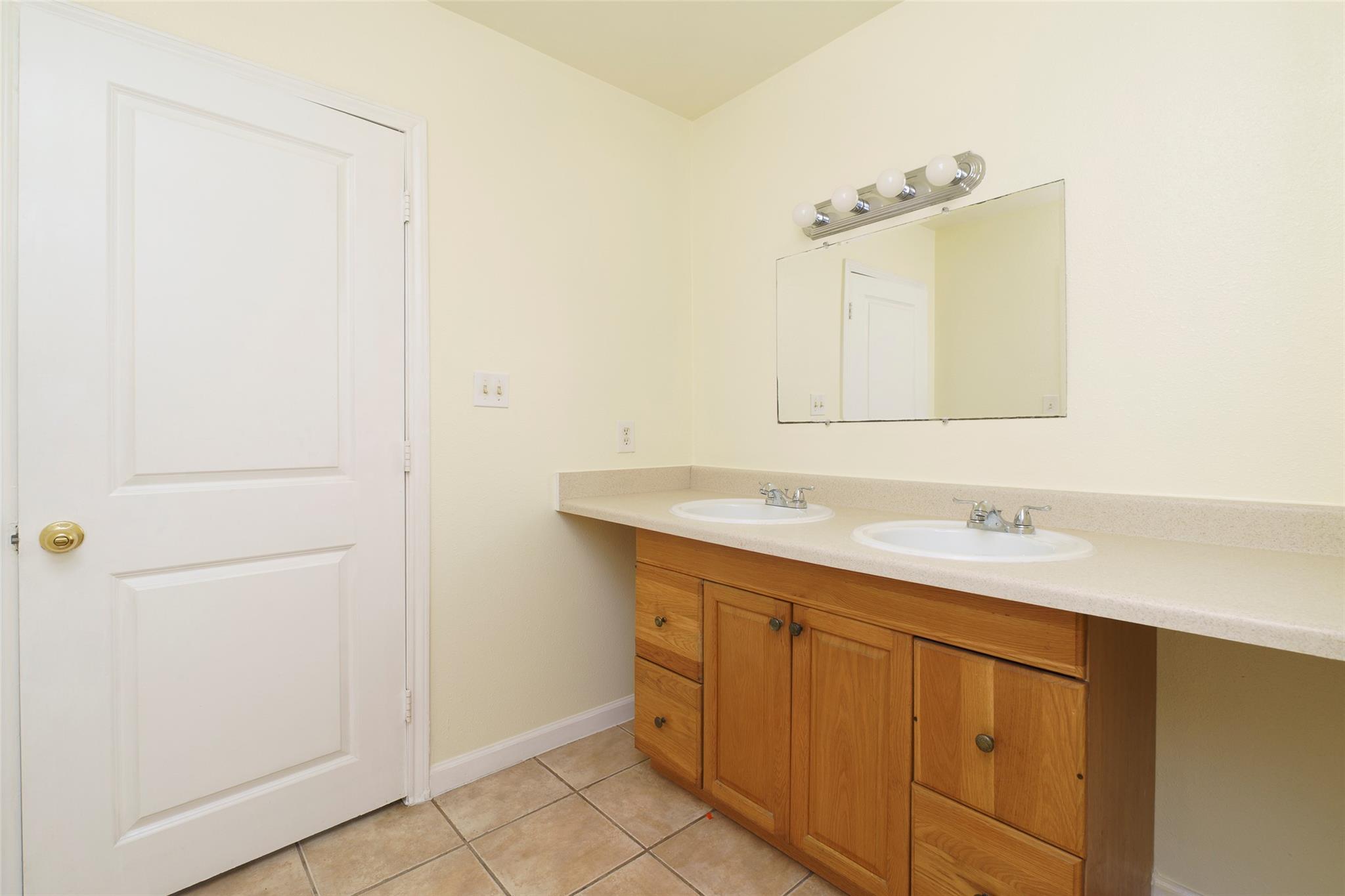 505 E Applegate Dr # B, Austin, TX 78753