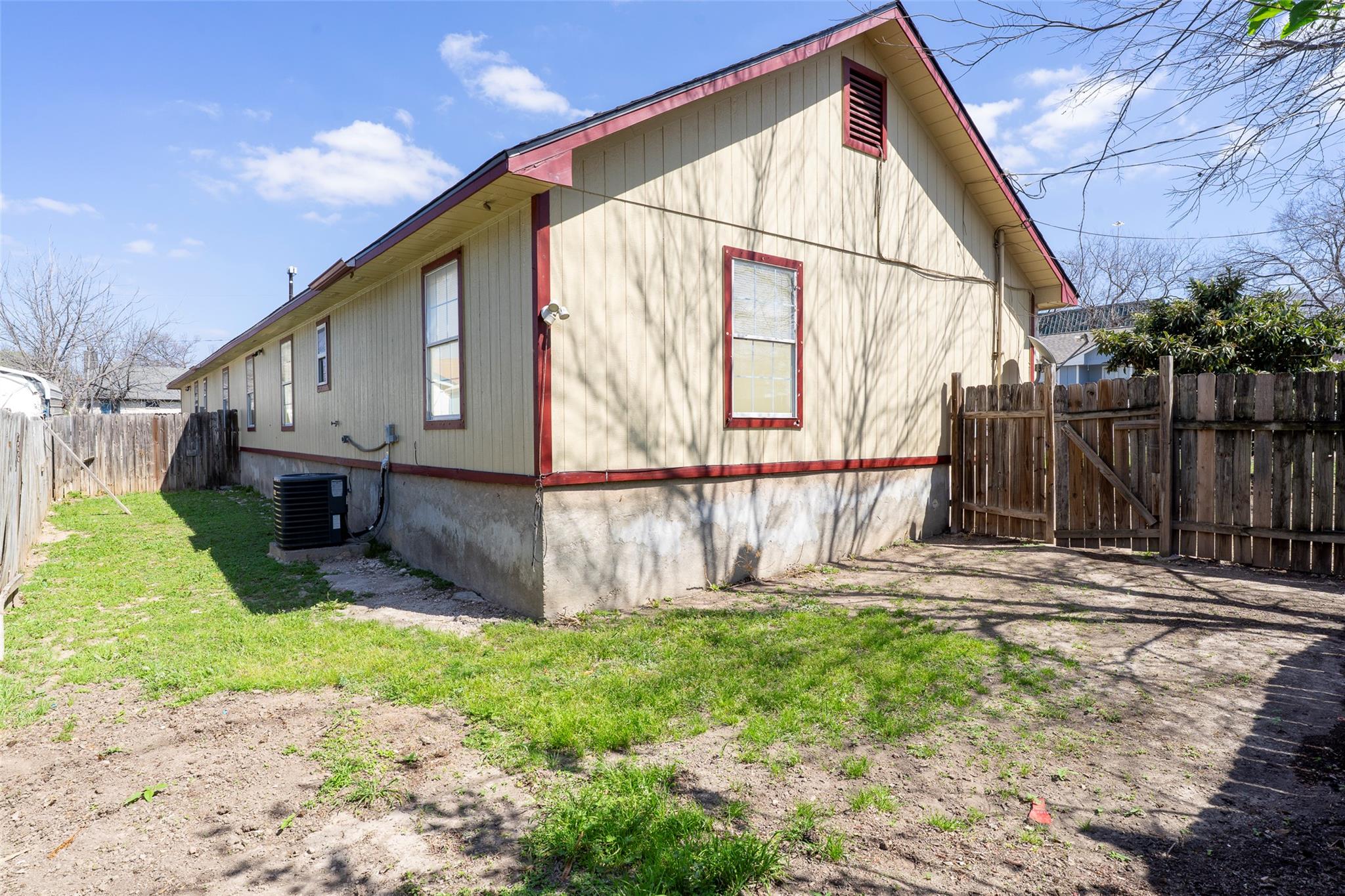 505 E Applegate Dr # B, Austin, TX 78753