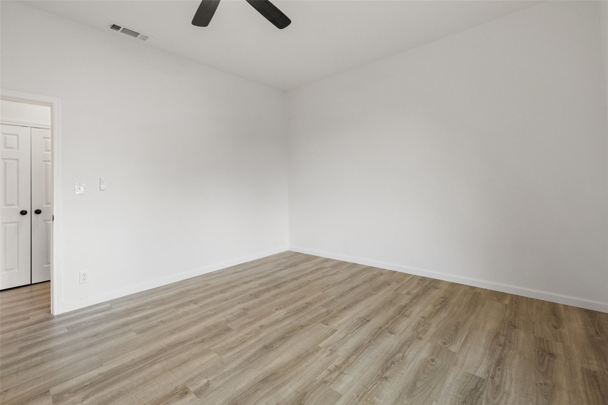 707 W 7th St, Taylor, TX 76574