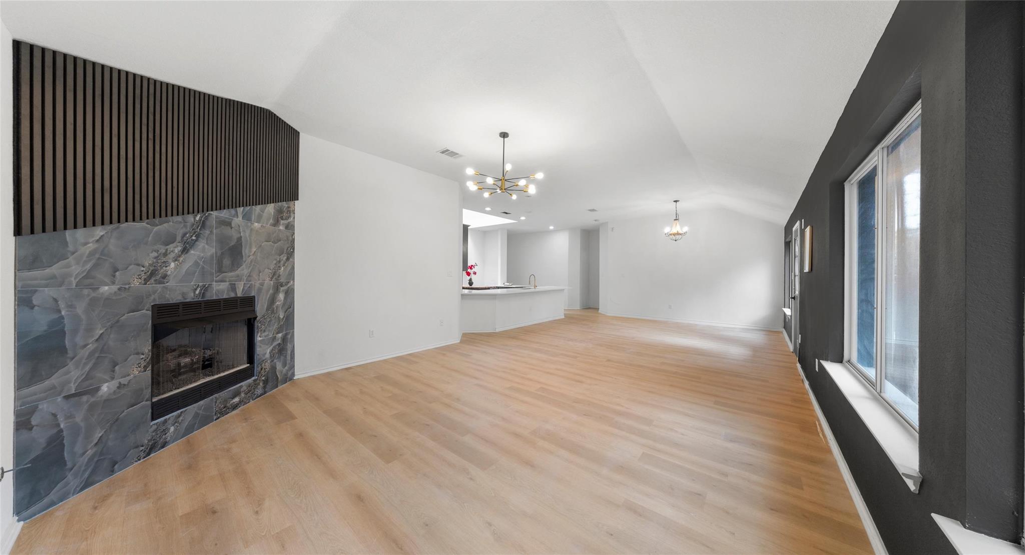 2527 Crenshaw Dr, Round Rock, TX 78664