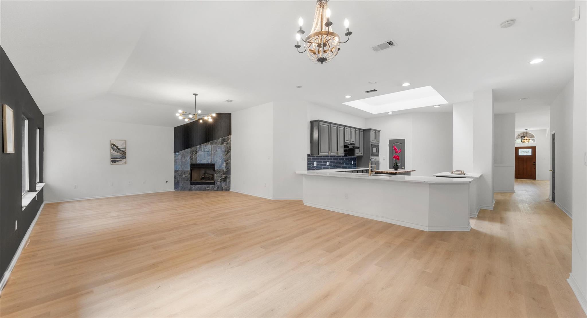 2527 Crenshaw Dr, Round Rock, TX 78664