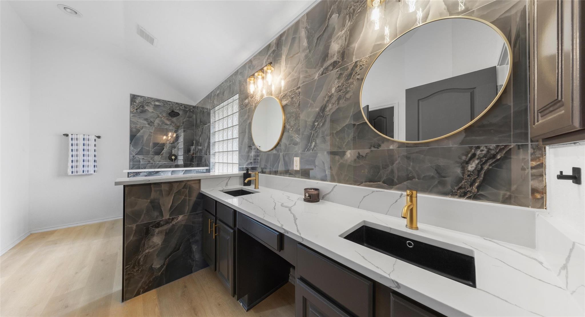 2527 Crenshaw Dr, Round Rock, TX 78664