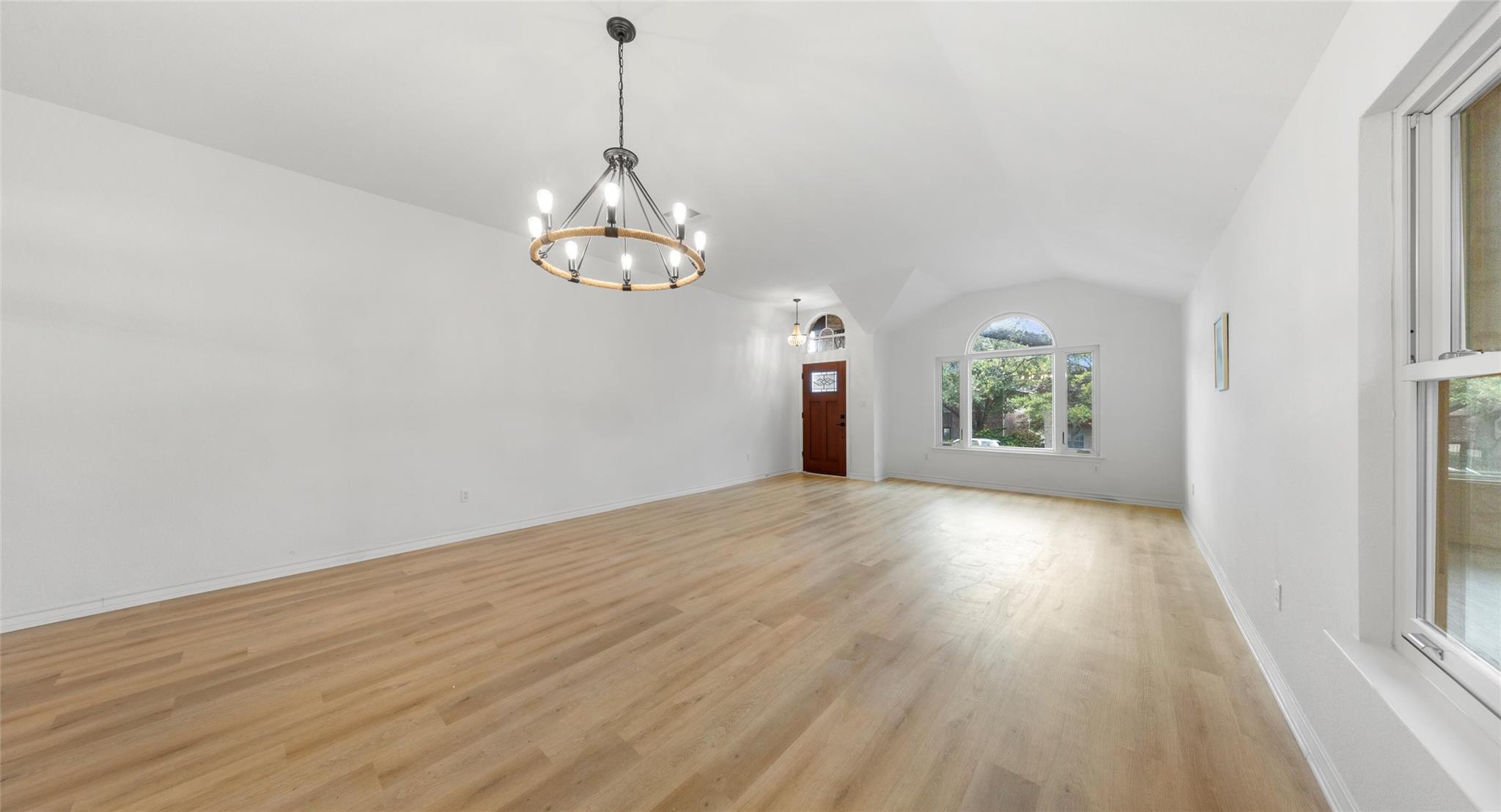 2527 Crenshaw Dr, Round Rock, TX 78664