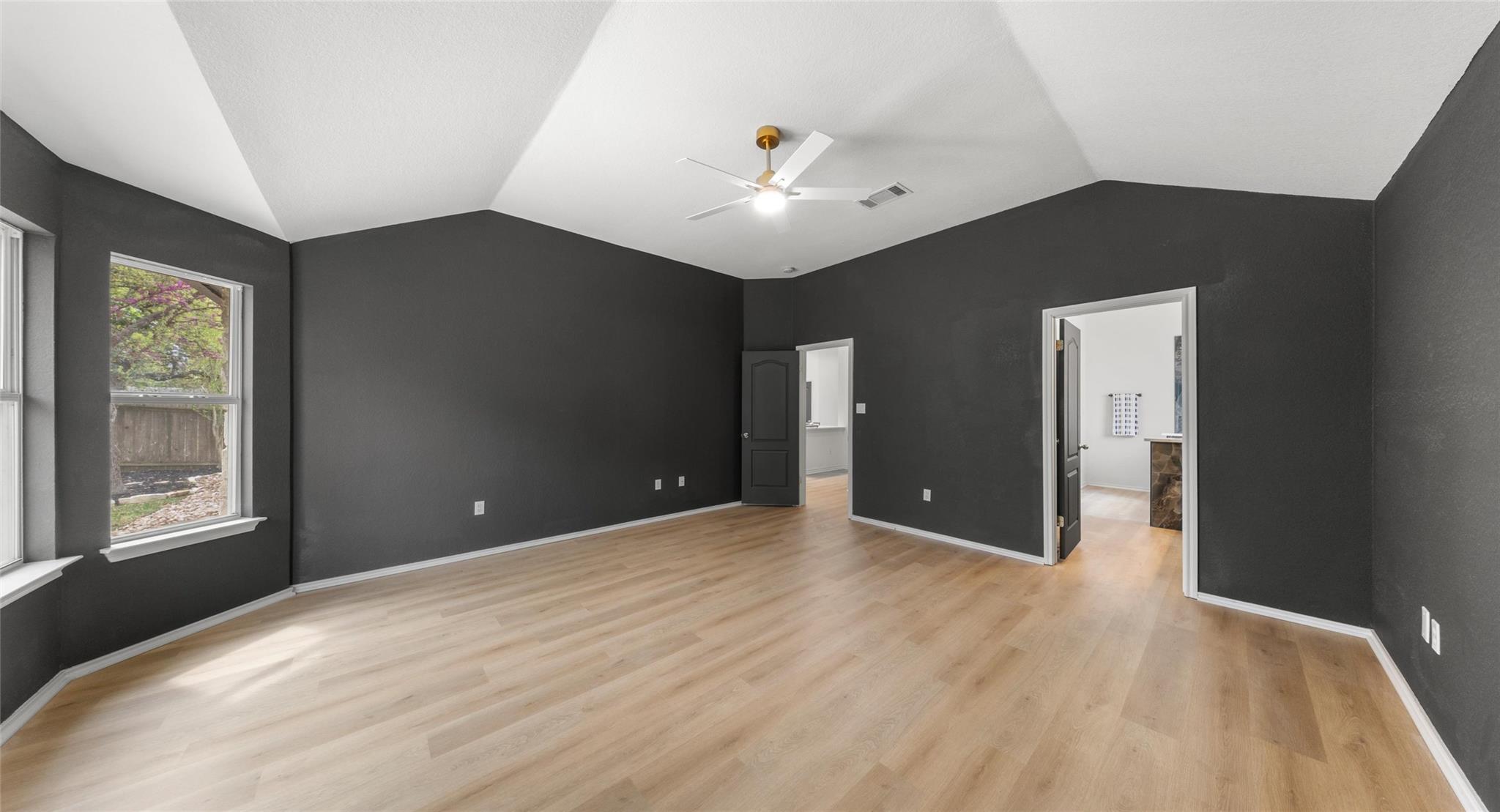 2527 Crenshaw Dr, Round Rock, TX 78664