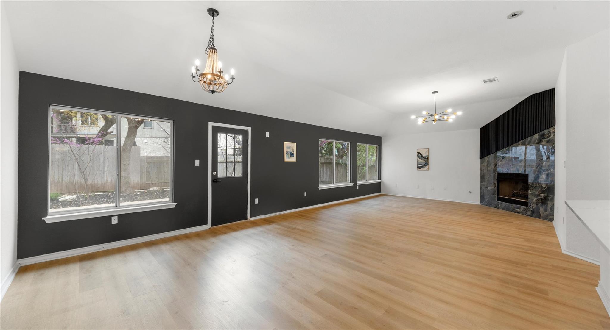 2527 Crenshaw Dr, Round Rock, TX 78664