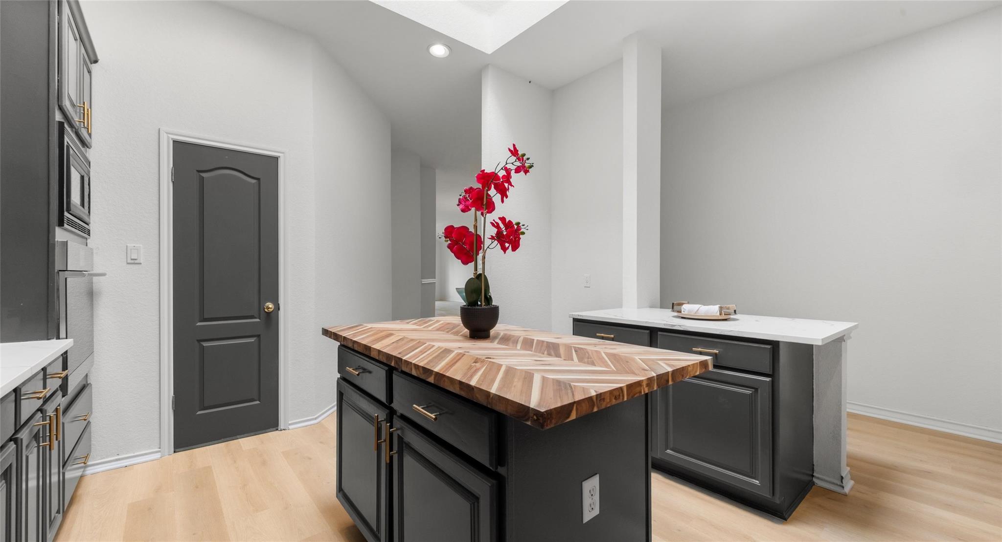 2527 Crenshaw Dr, Round Rock, TX 78664