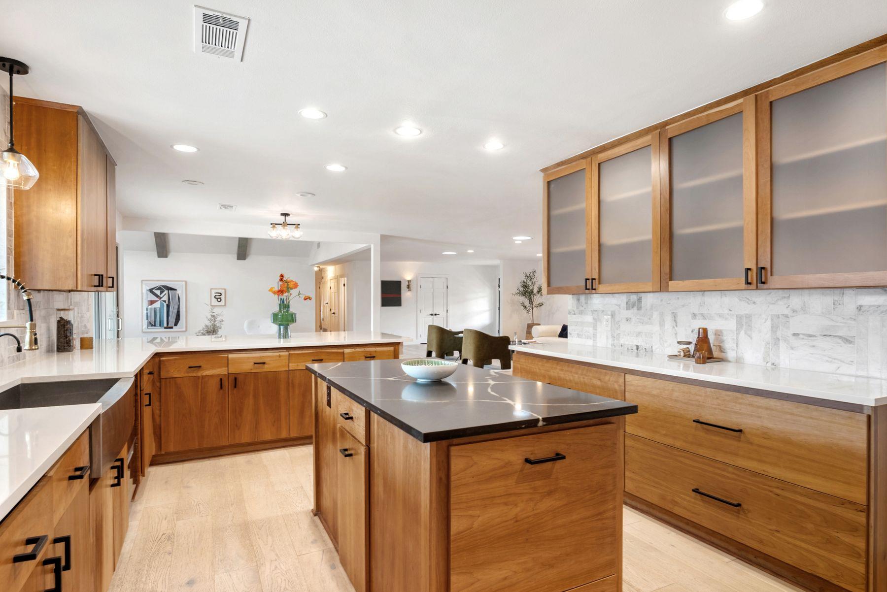 4022 N Hills Dr, Austin, TX 78731