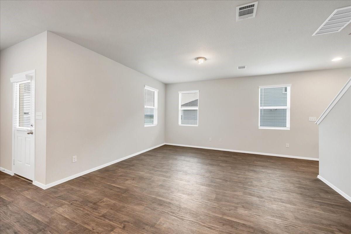 116 Honeybee Ln, Elgin, TX 78621