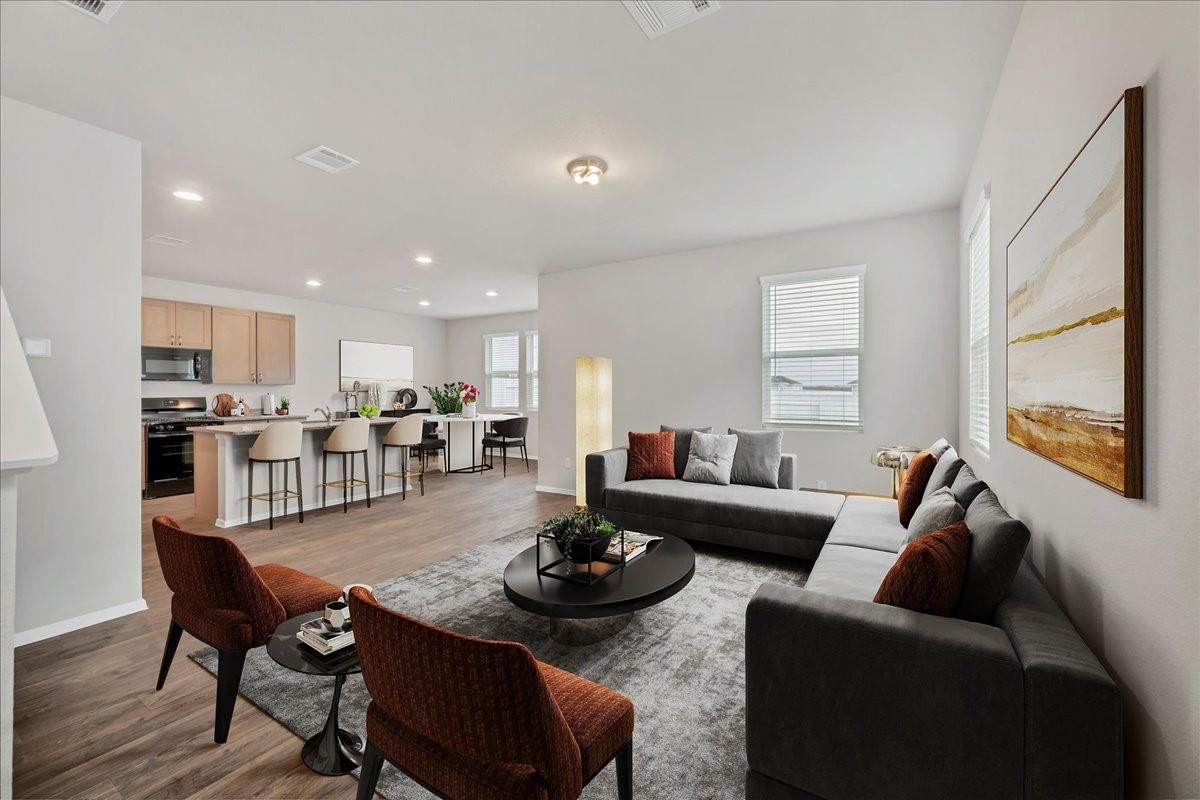 116 Honeybee Ln, Elgin, TX 78621