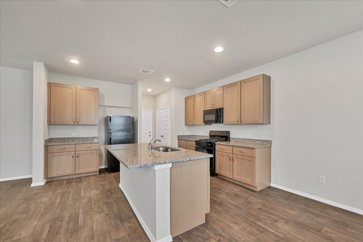 116 Honeybee Ln, Elgin, TX 78621