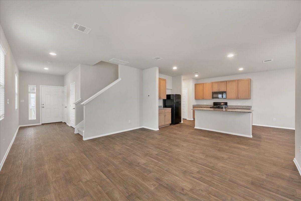 116 Honeybee Ln, Elgin, TX 78621