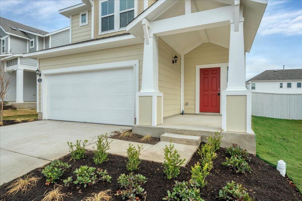 116 Honeybee Ln, Elgin, TX 78621