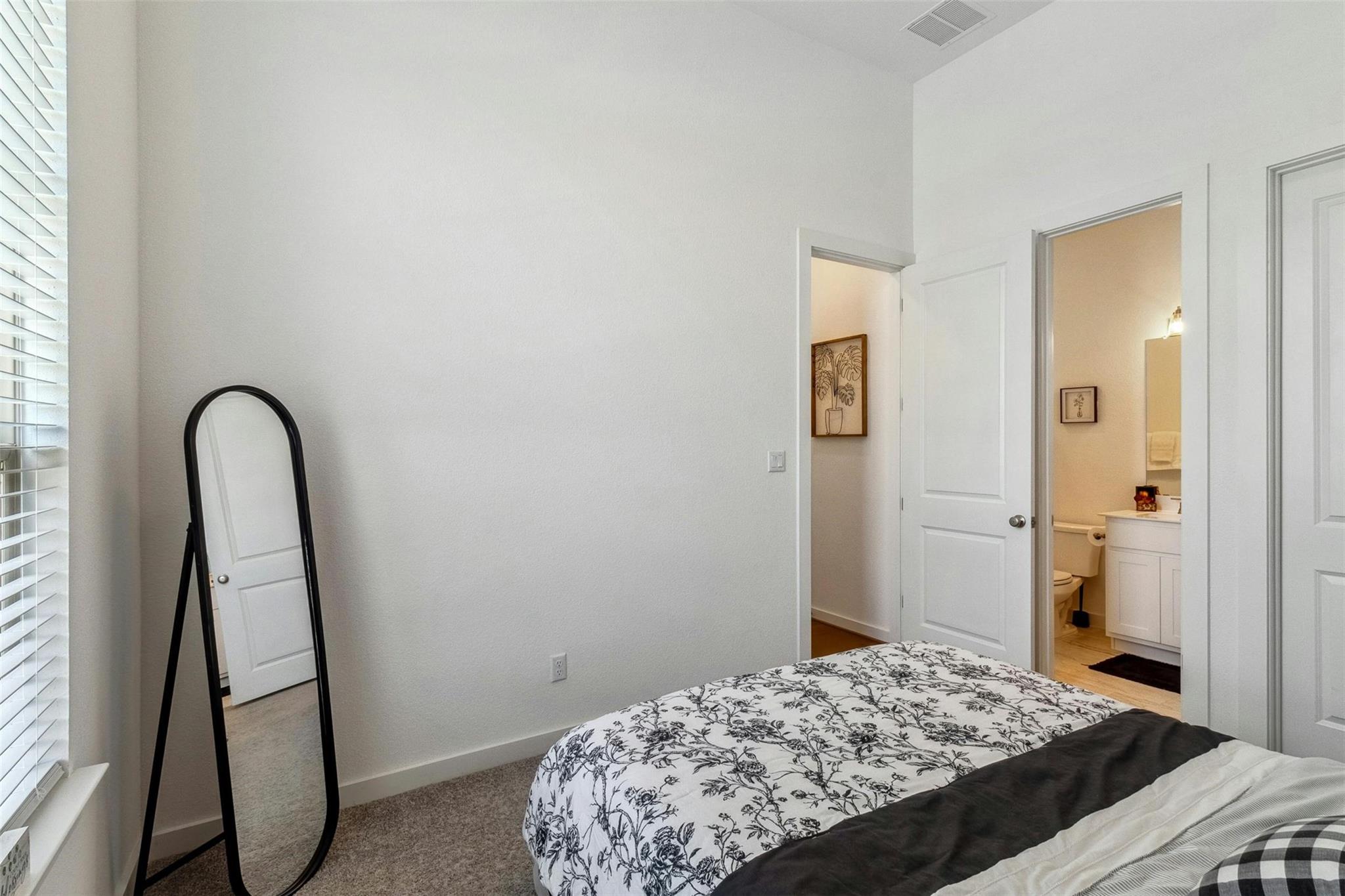 104 Rainbow Valley Trl, San Marcos, TX 78666