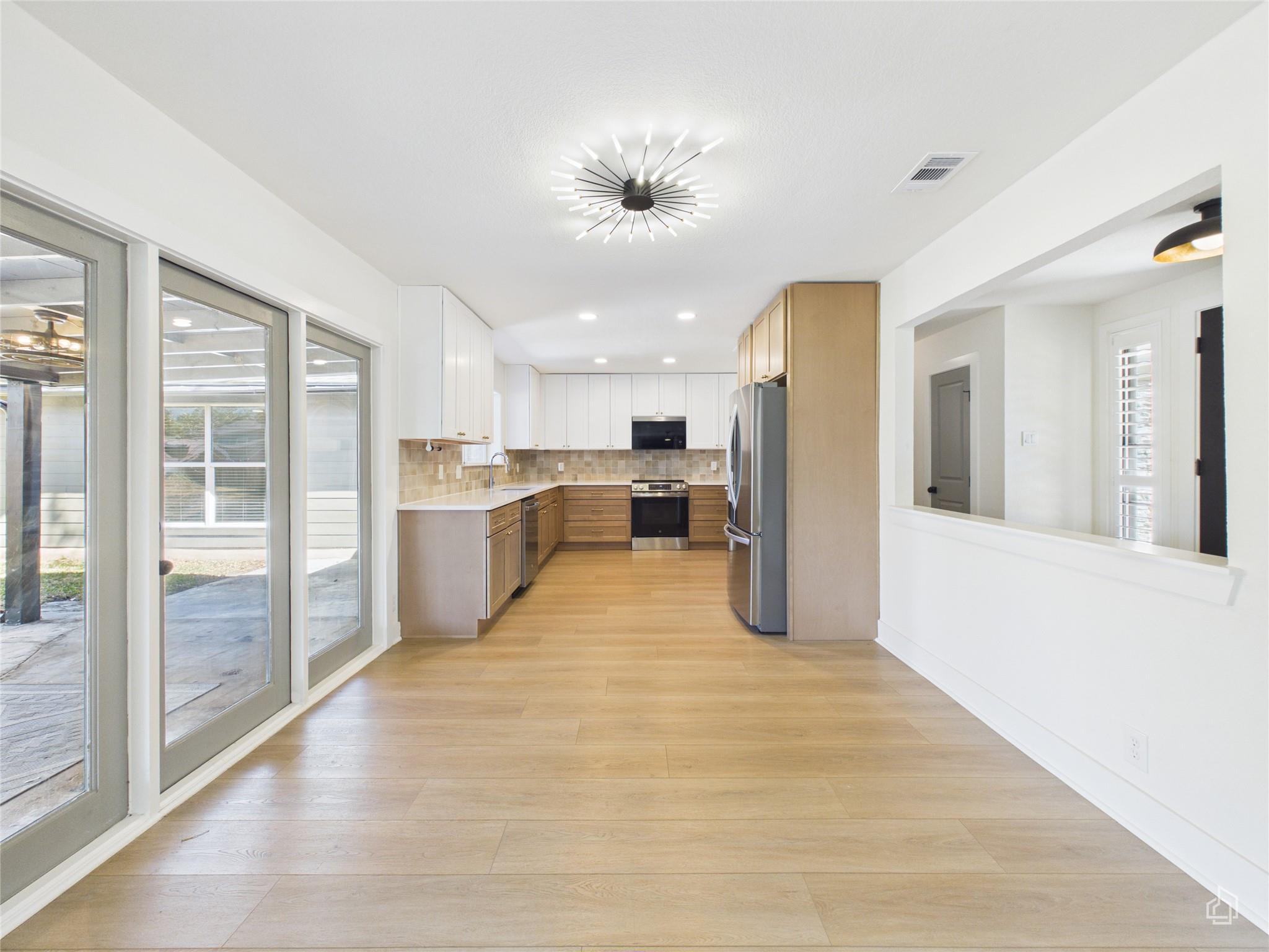 9400 Longvale Dr, Austin, TX 78729