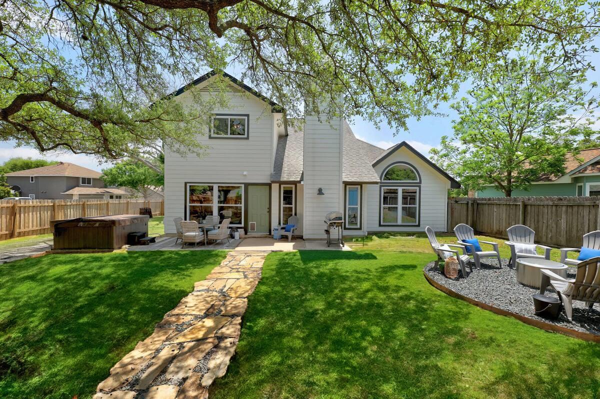 901 Oakcrest Cir, Cedar Park, TX 78613