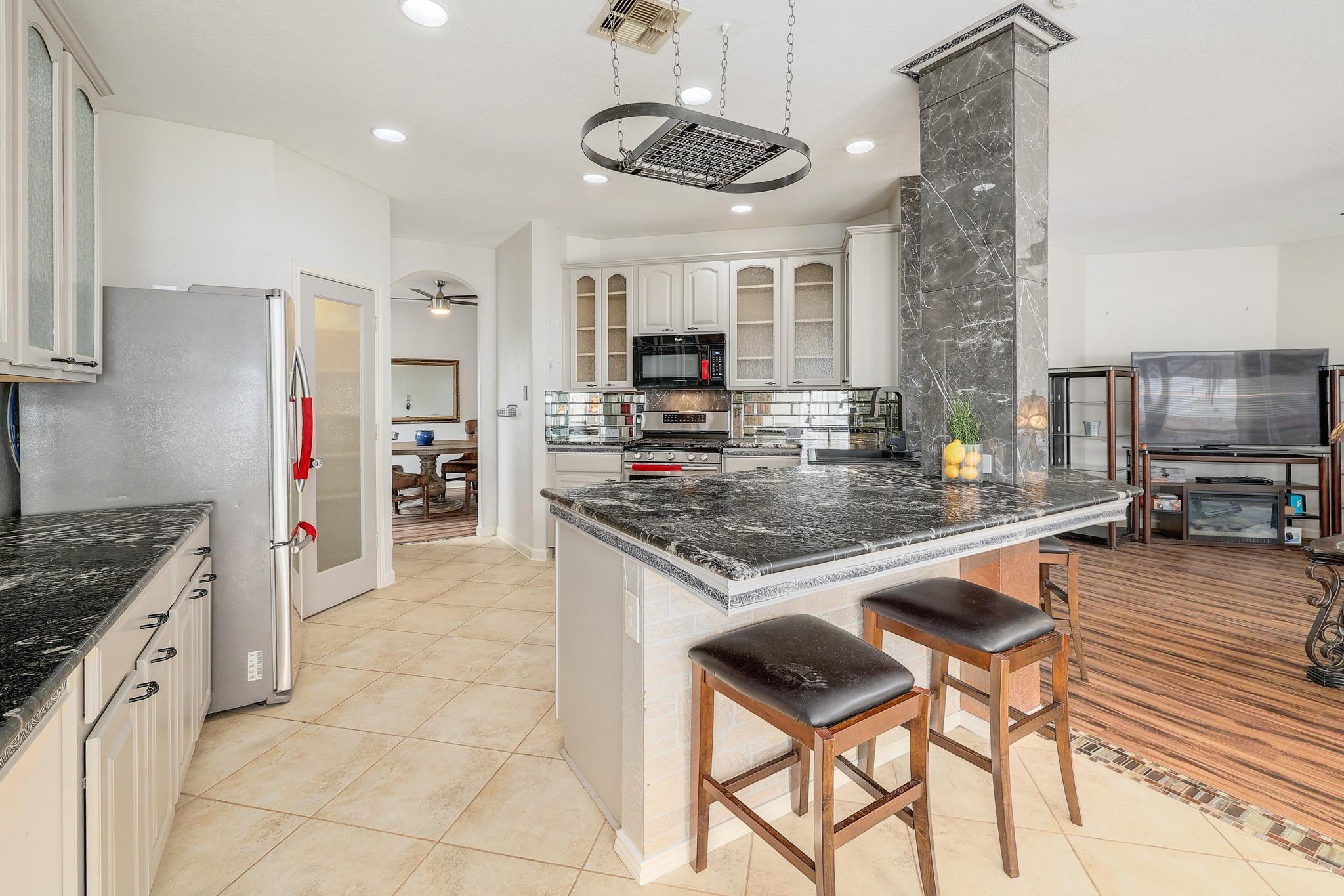 500 Red Hawk Dr, Leander, TX 78641