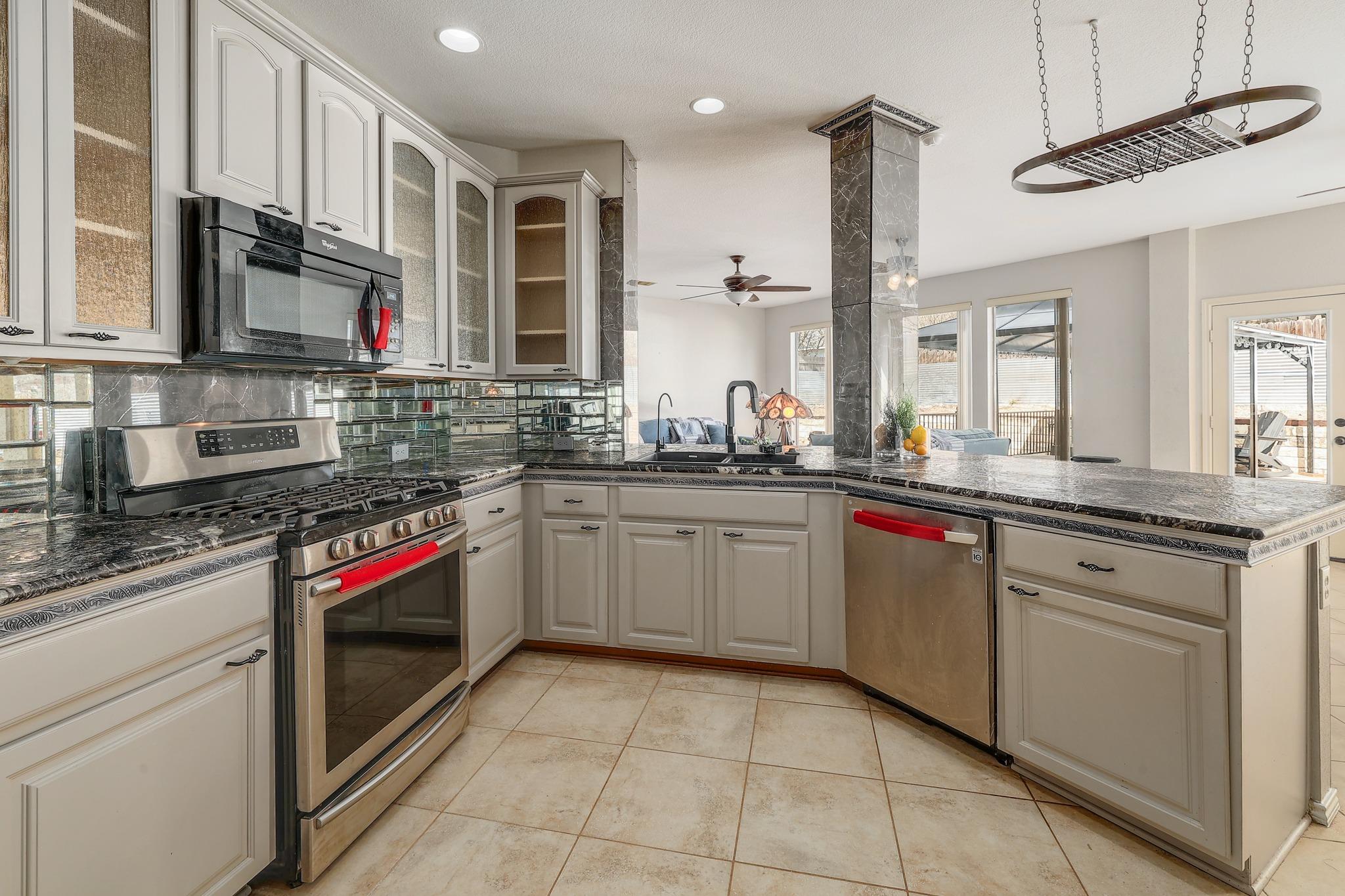 500 Red Hawk Dr, Leander, TX 78641