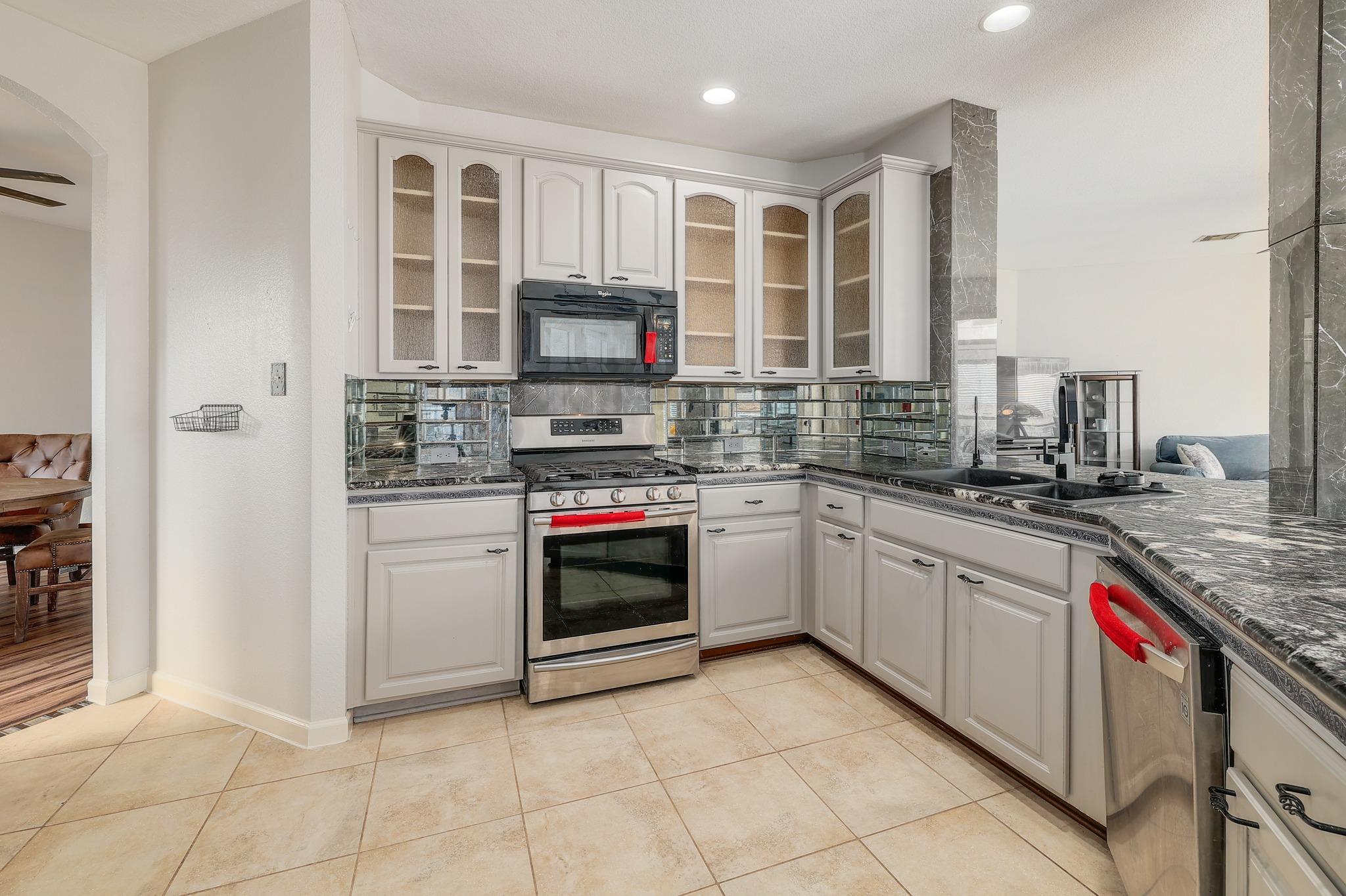 500 Red Hawk Dr, Leander, TX 78641