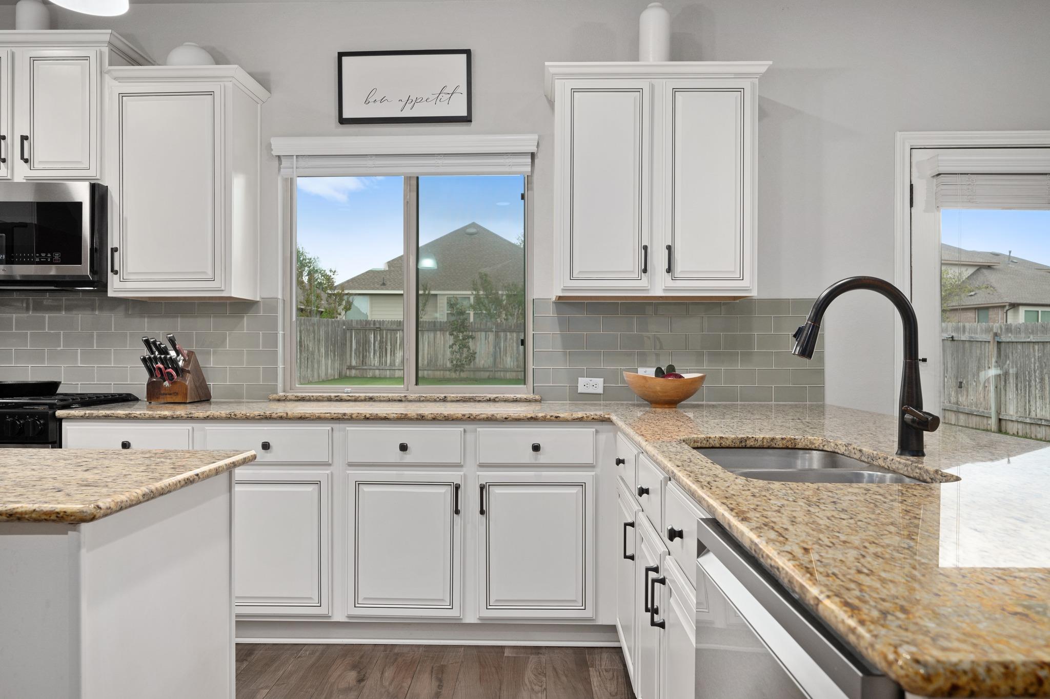 144 Mount Ellen St, Hutto, TX 78634