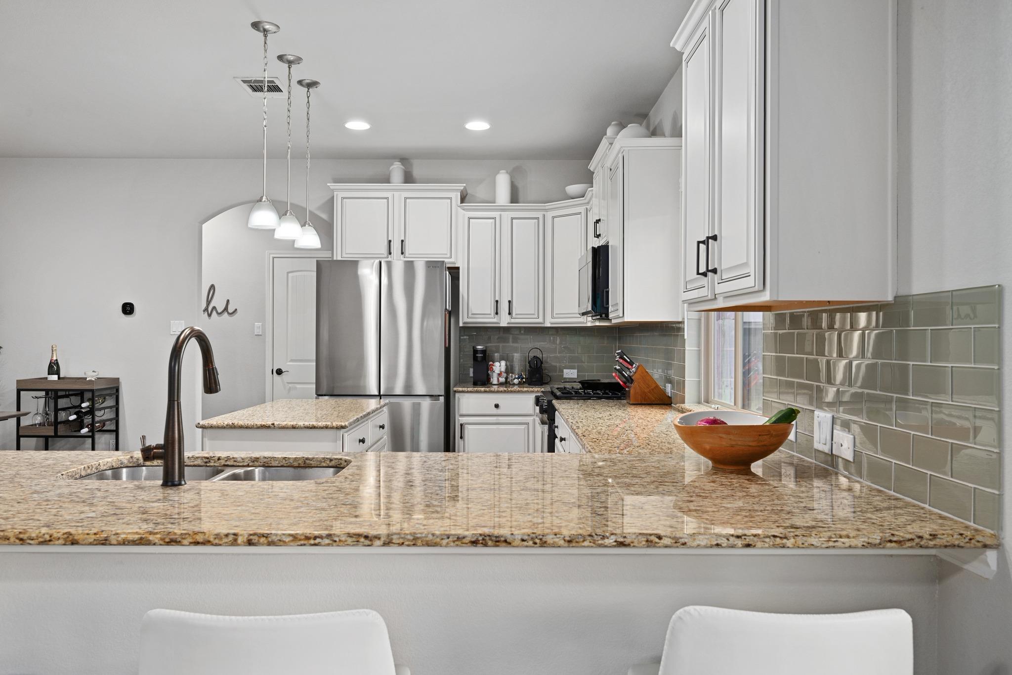 144 Mount Ellen St, Hutto, TX 78634