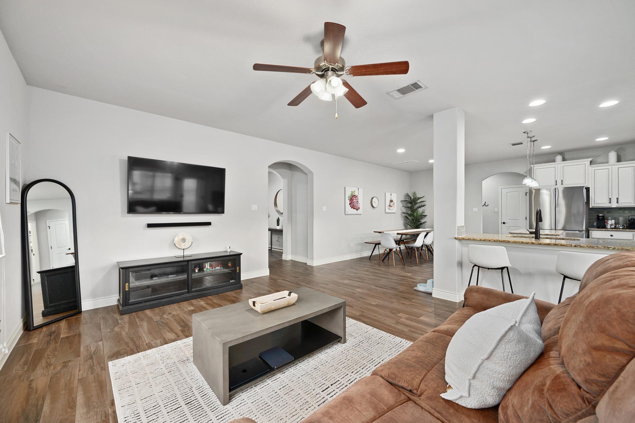 144 Mount Ellen St, Hutto, TX 78634