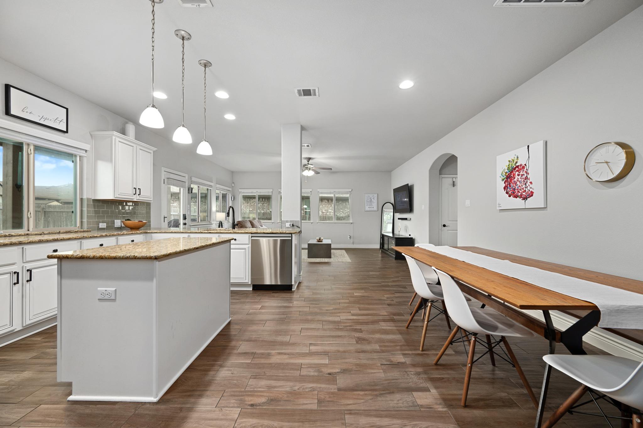 144 Mount Ellen St, Hutto, TX 78634