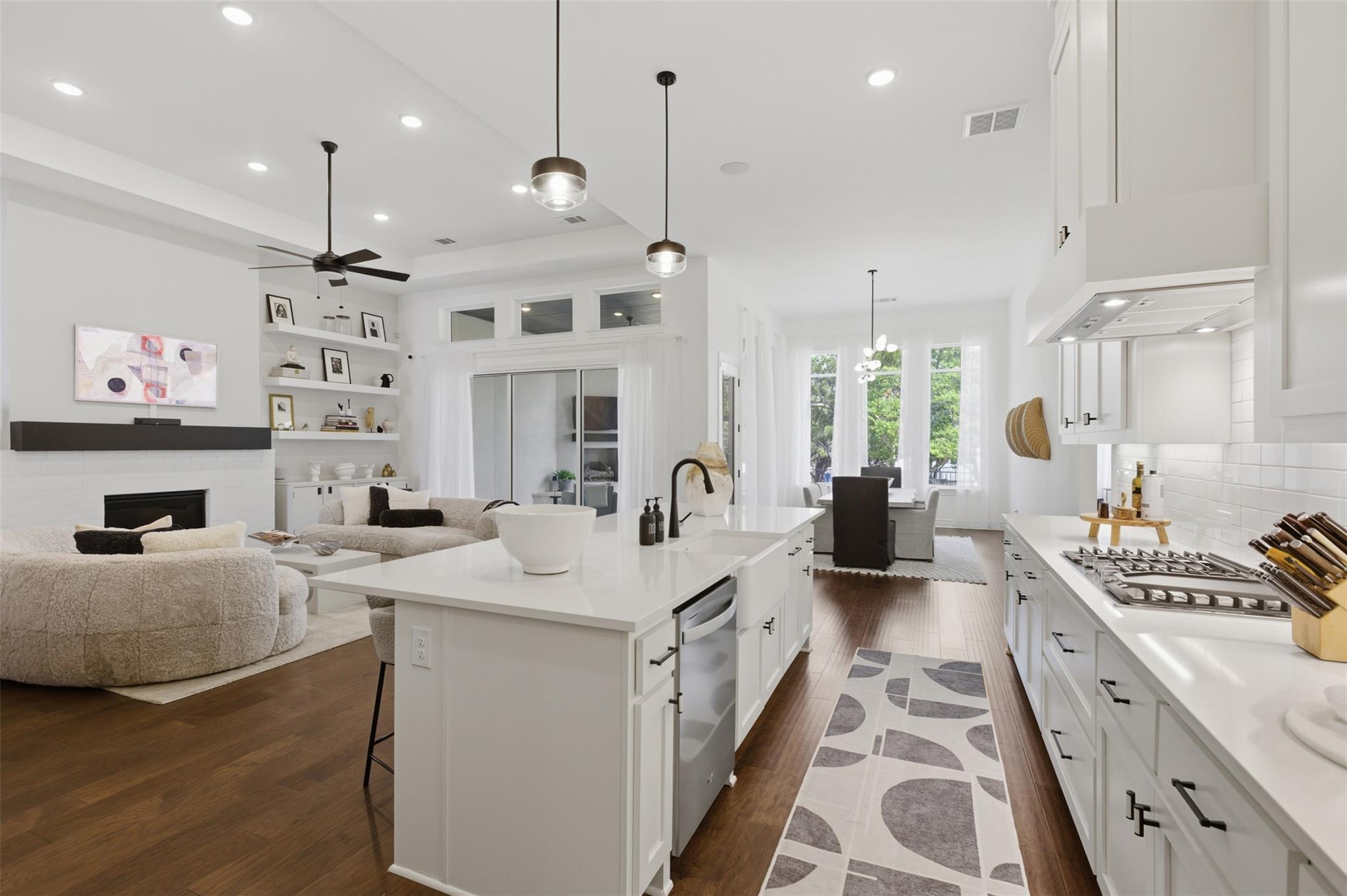 6101 Diversion Cir, Lago Vista, TX 78645