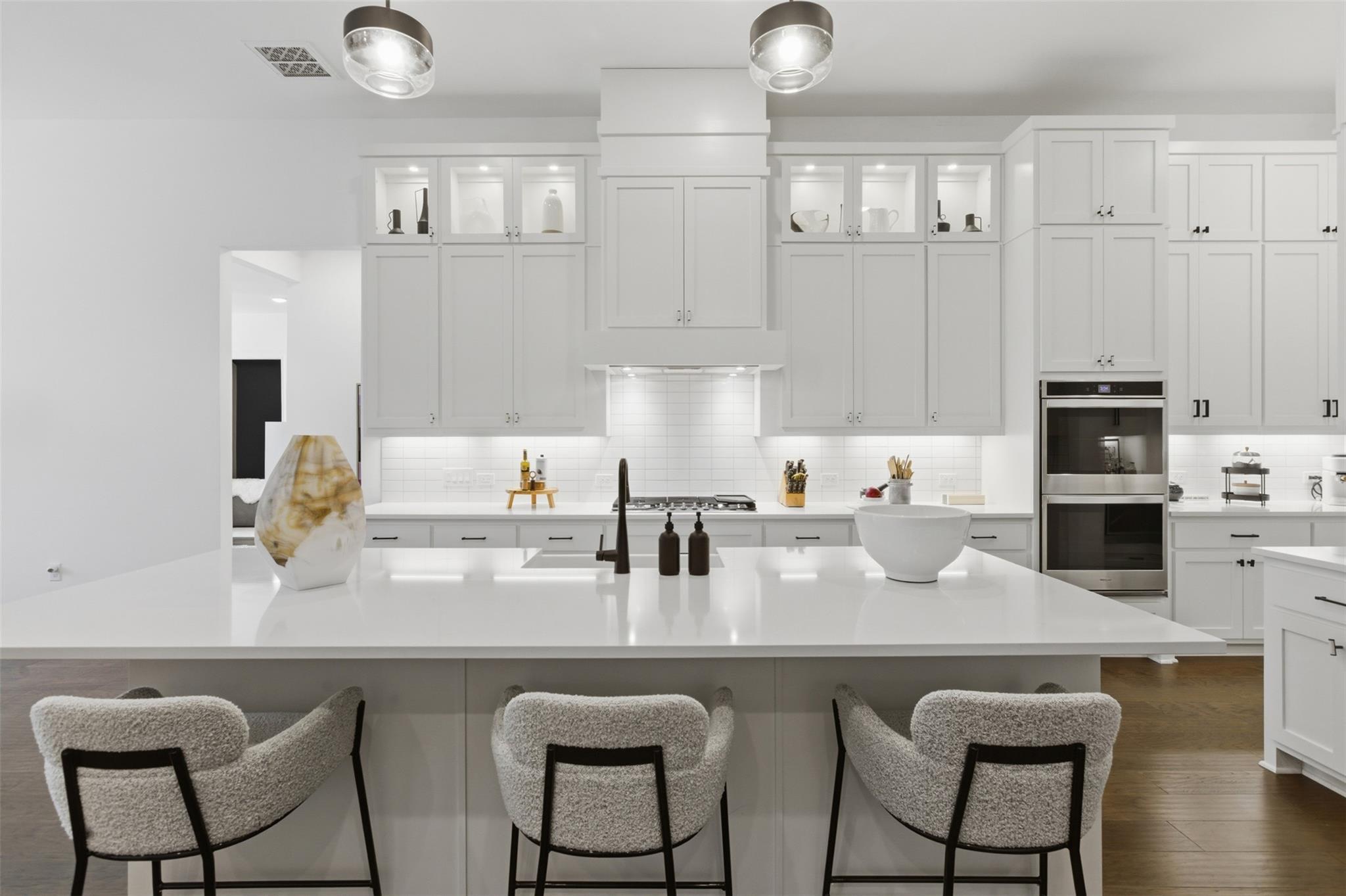 6101 Diversion Cir, Lago Vista, TX 78645