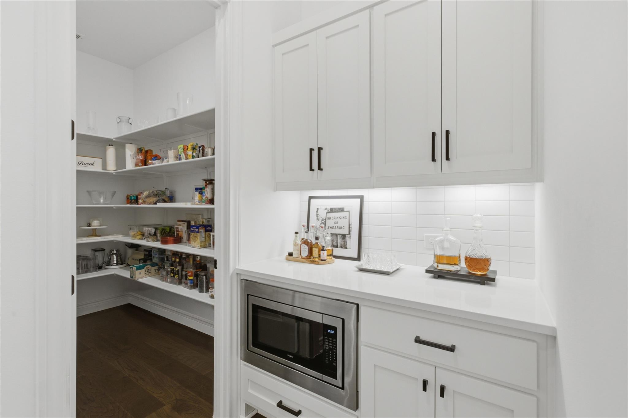 6101 Diversion Cir, Lago Vista, TX 78645