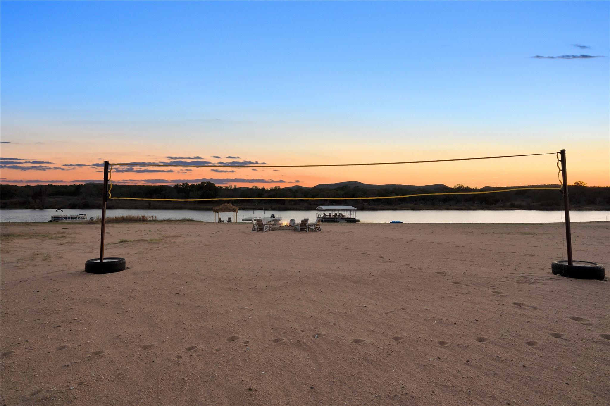 4306 River Oaks Dr, Kingsland, TX 78639